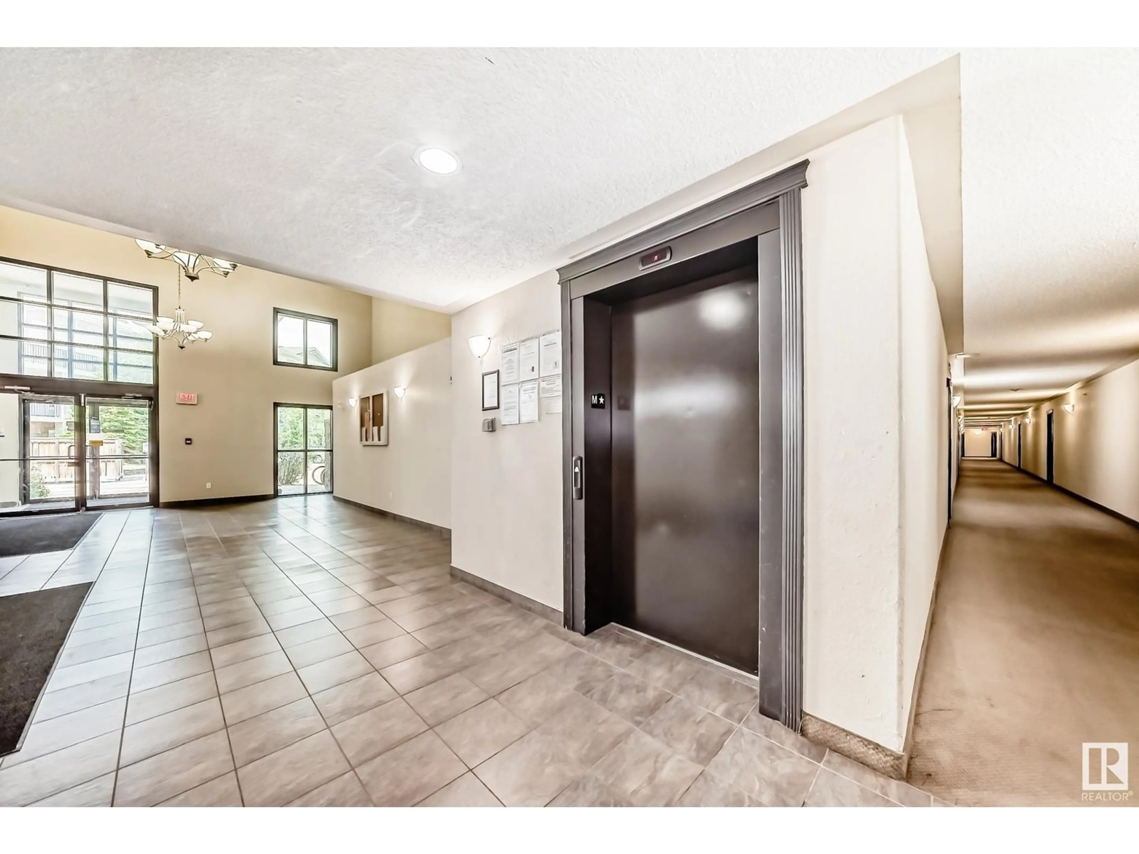 Indoor foyer for 7339 - 1414 SOUTH TERWILLEGAR DR, Edmonton Alberta T6R0E1