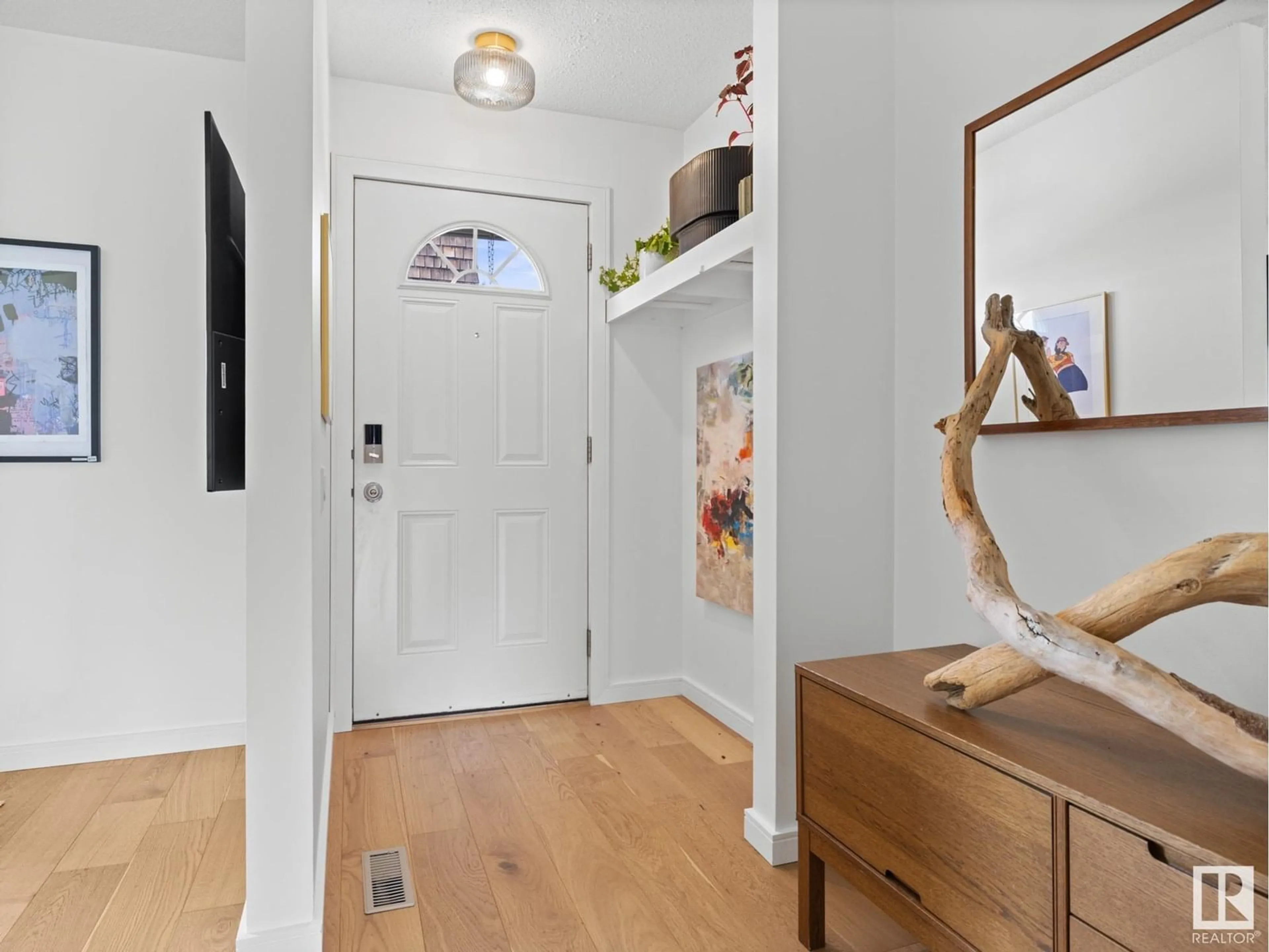 Indoor entryway for NW - 167 MAYFAIR MEWS ME, Edmonton Alberta T5E5R7