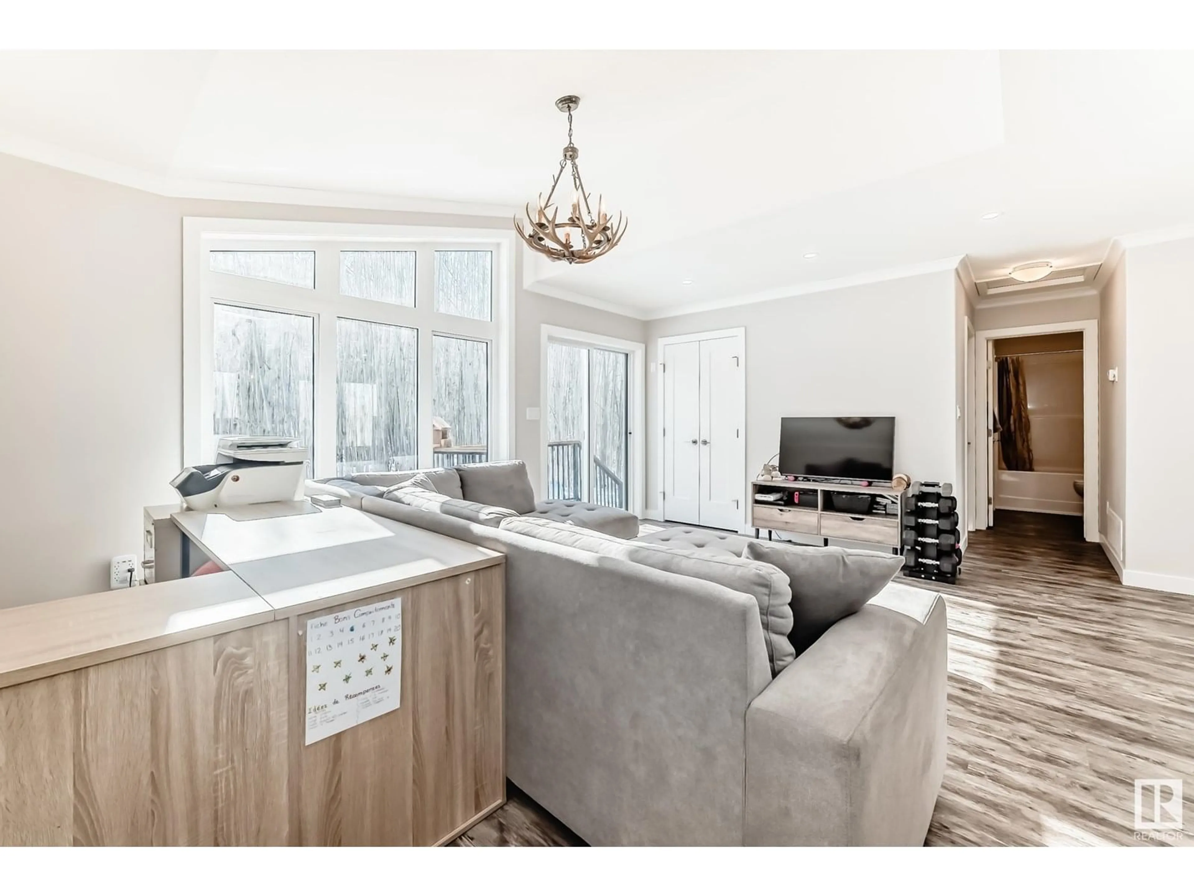 Open concept kitchen, wood/laminate floor for 304 473060 RGE RD 280, Rural Wetaskiwin County Alberta T0C2C0