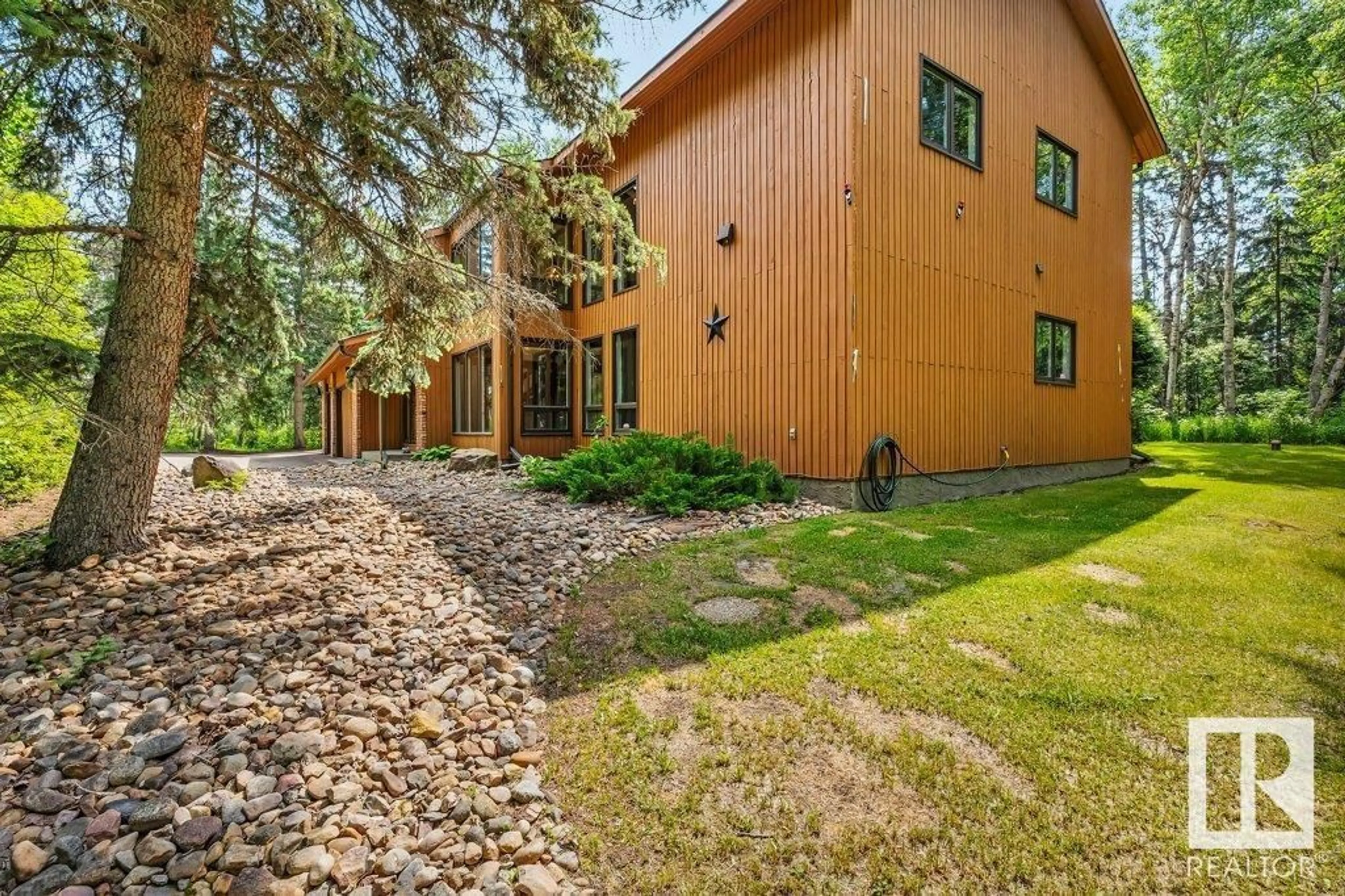Patio, unknown for 44 26120 TWP RD RD, Rural Parkland County Alberta T7Y1B8