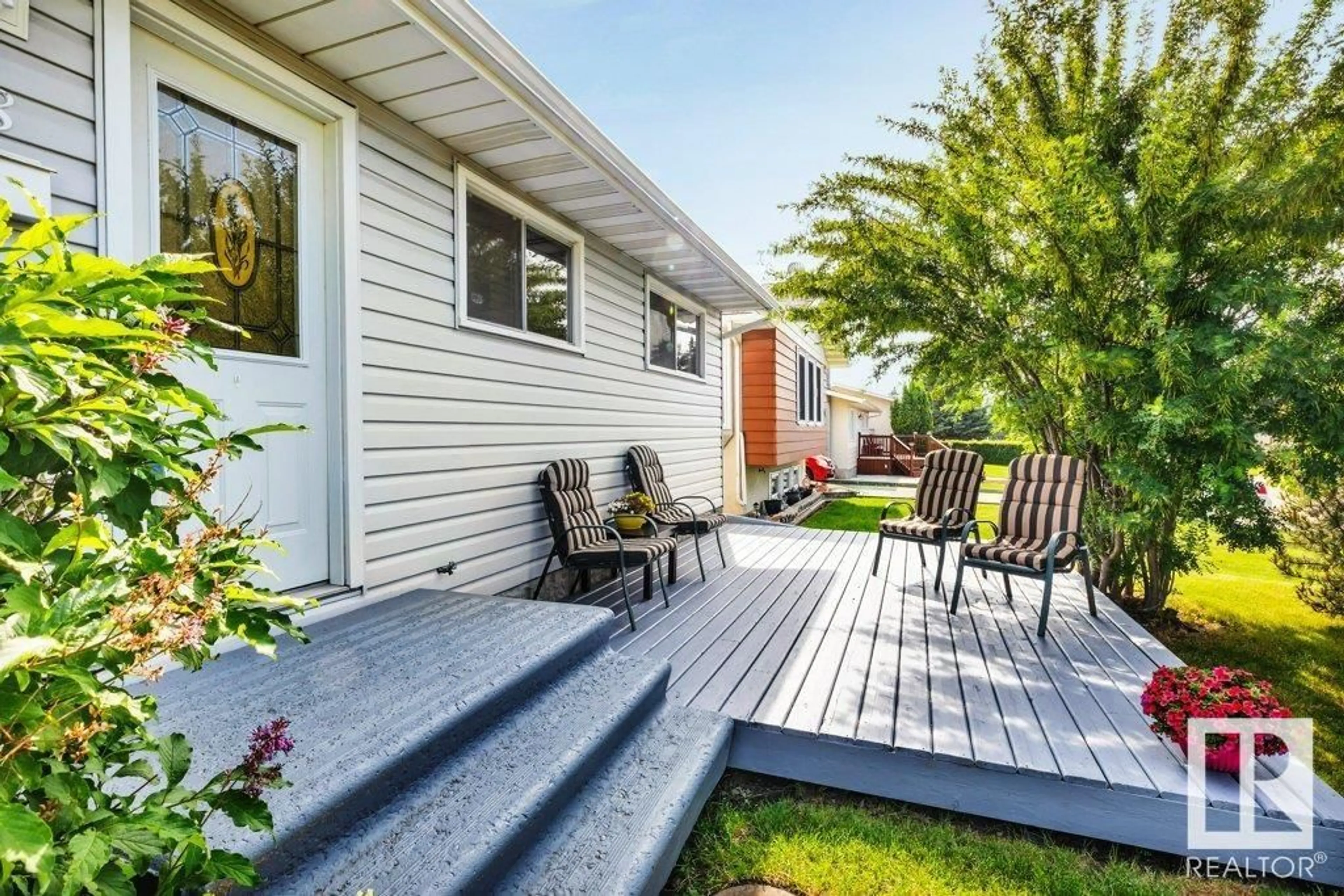 Home with vinyl exterior material, street for 68 BELLEVILLE AV, Spruce Grove Alberta T7X1H8