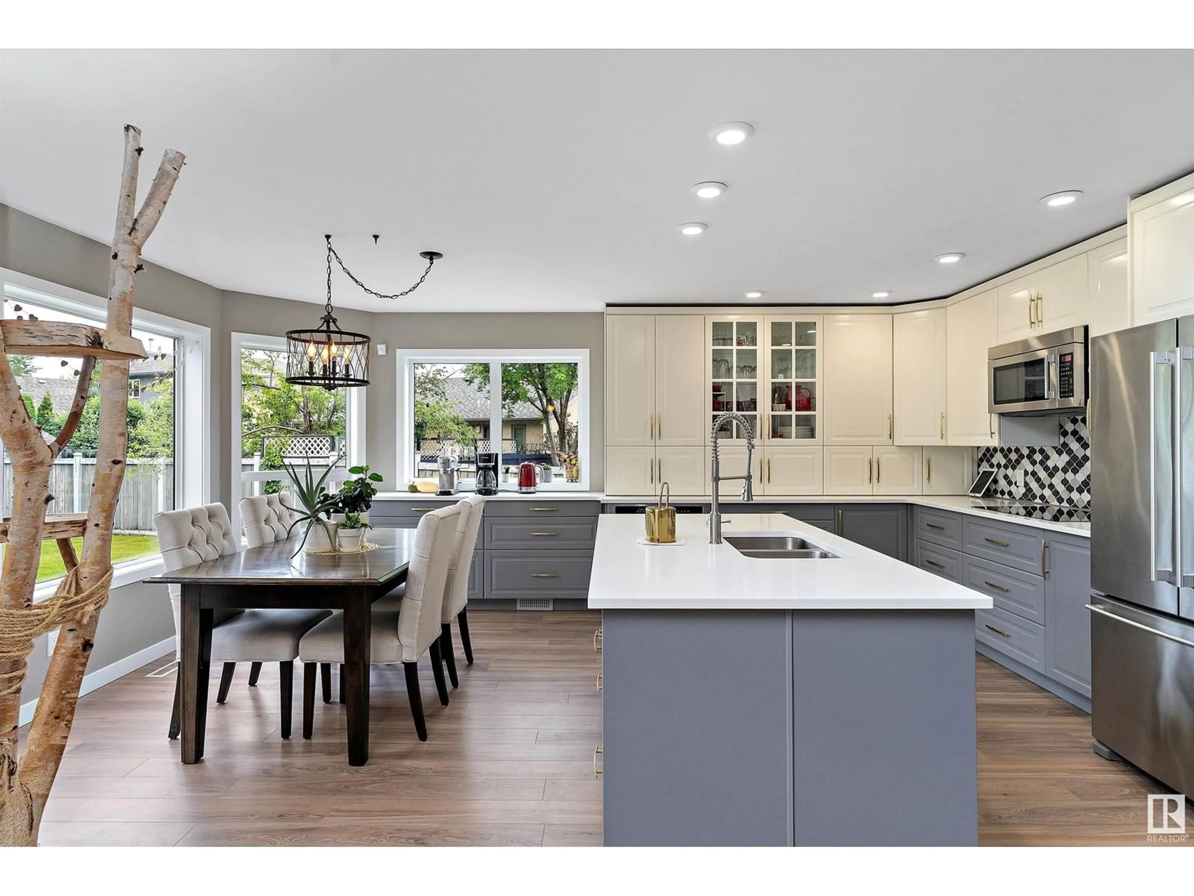 Open concept kitchen, unknown for 4104 39 AV, Edmonton Alberta T6L7B6