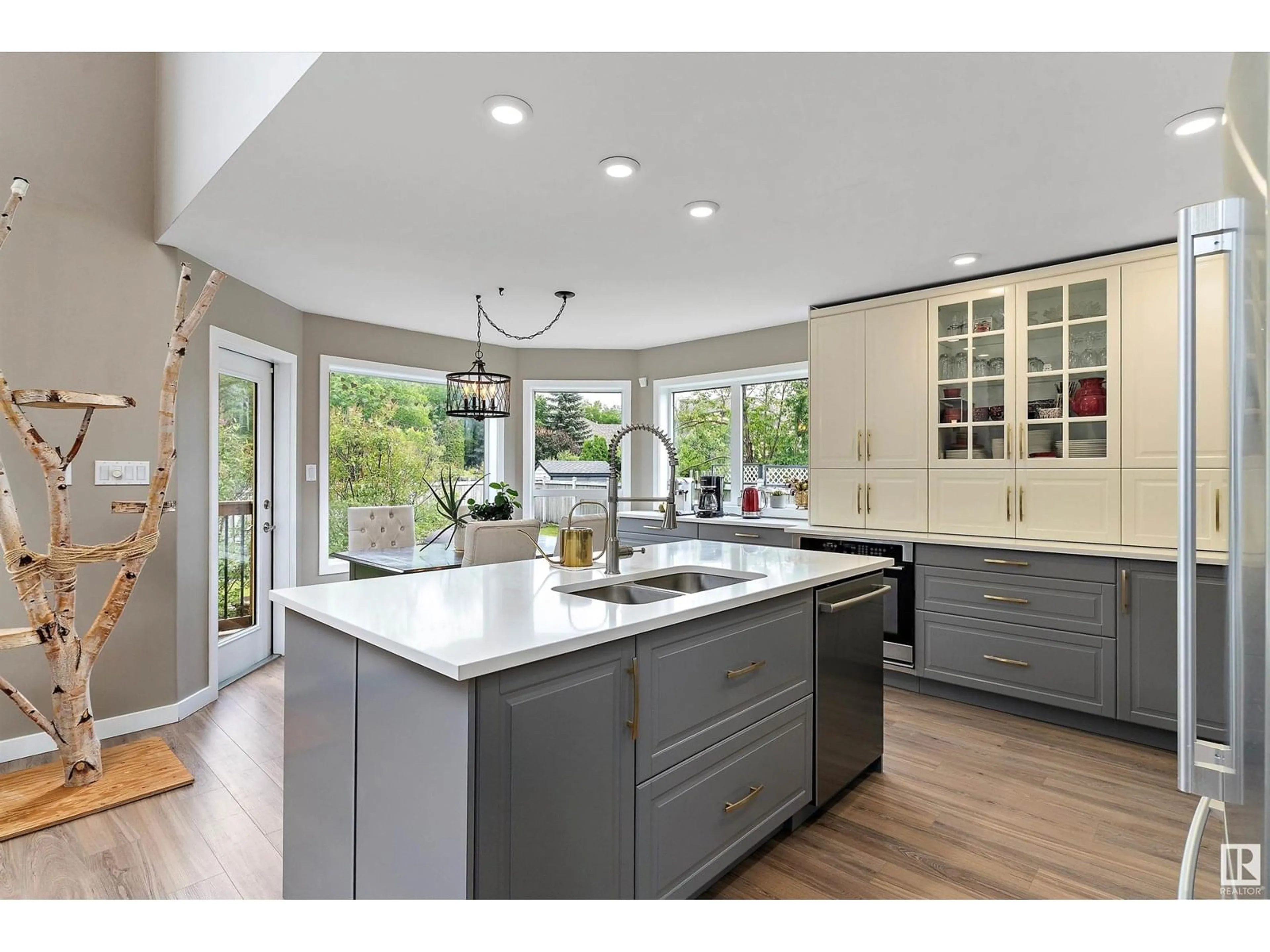 Open concept kitchen, unknown for 4104 39 AV, Edmonton Alberta T6L7B6