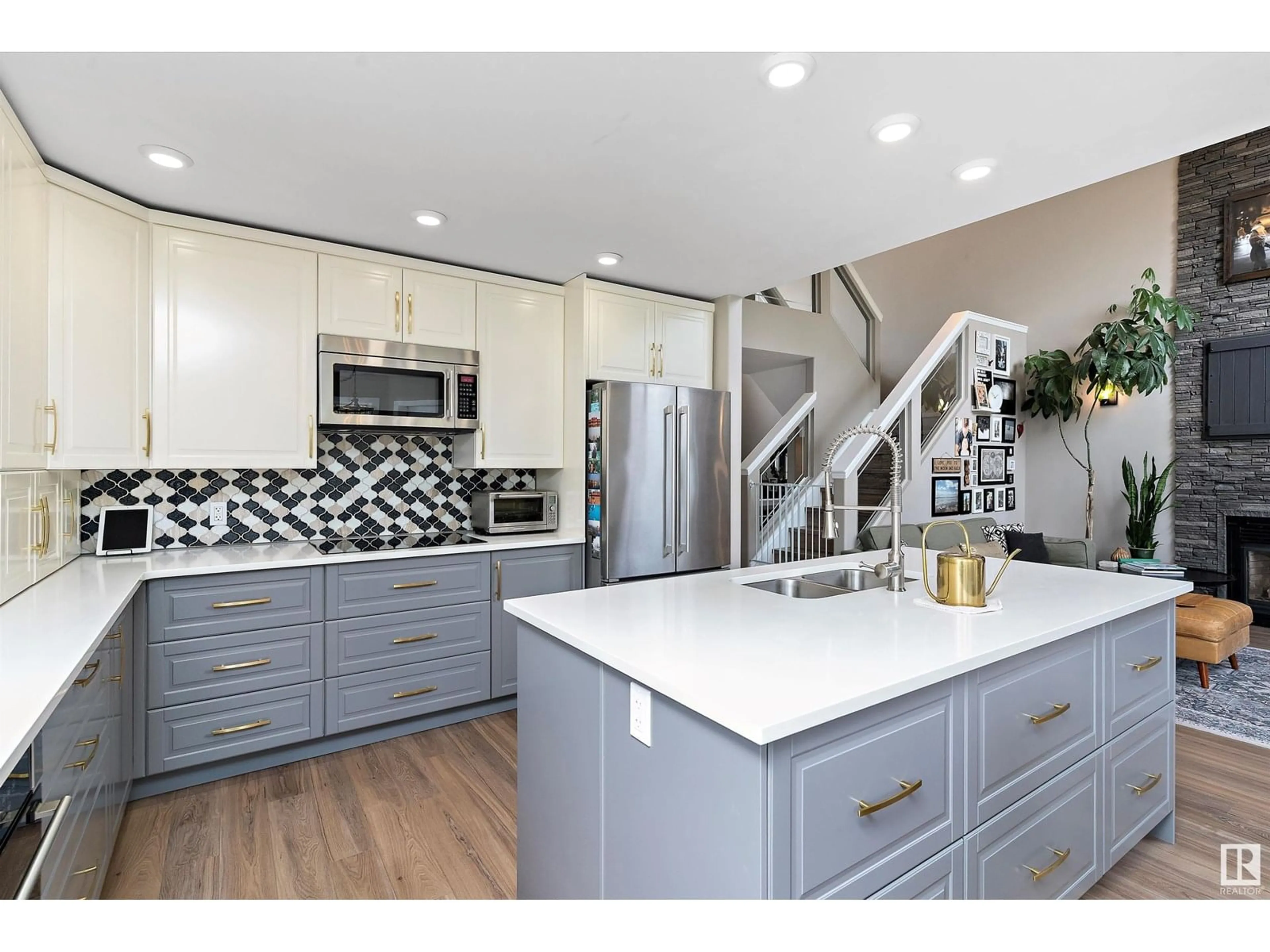 Open concept kitchen, unknown for 4104 39 AV, Edmonton Alberta T6L7B6