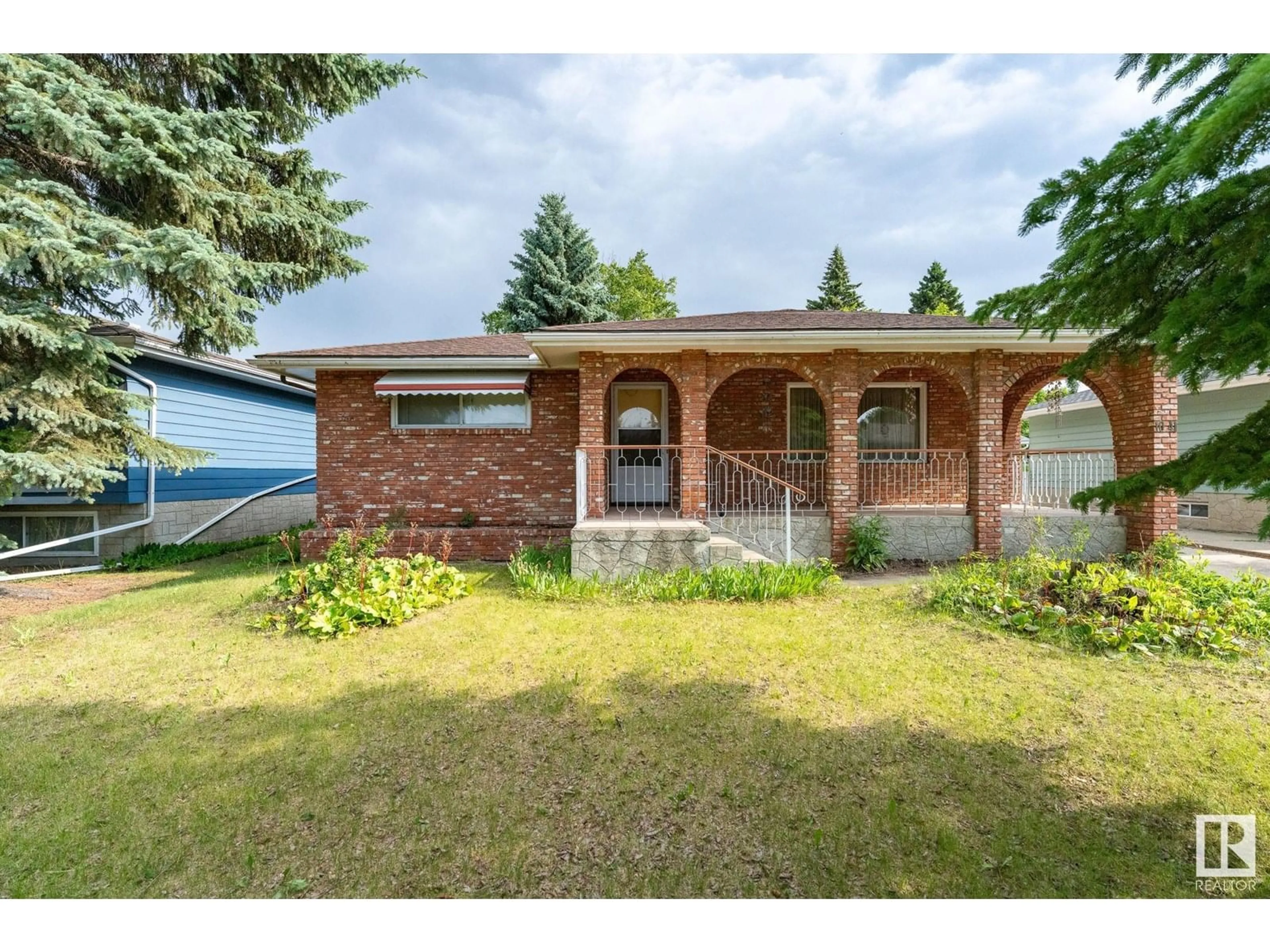 Home with brick exterior material, street for 1041 MOYER DR, Sherwood Park Alberta T8A1E7