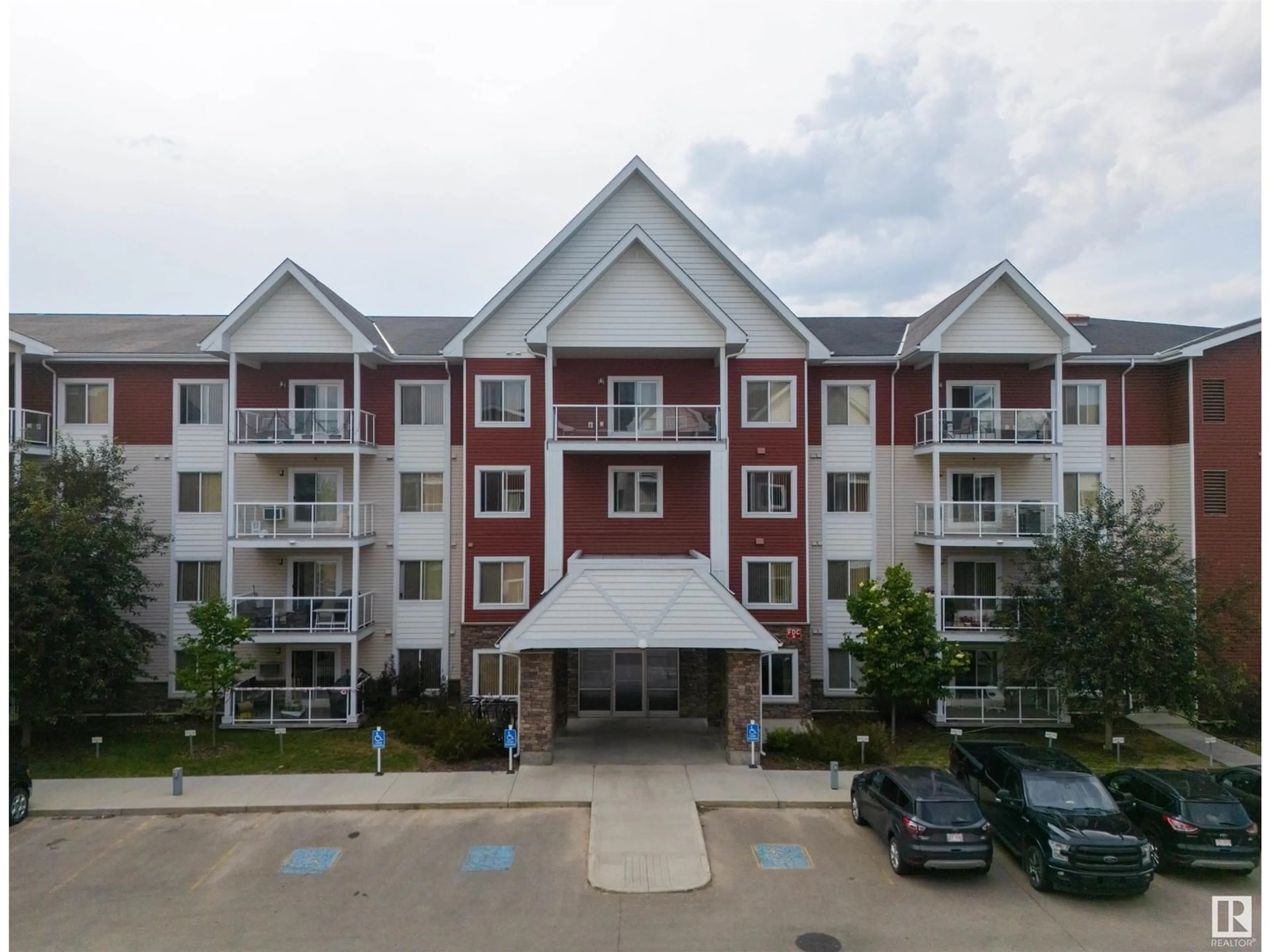 A pic from outside/outdoor area/front of a property/back of a property/a pic from drone, unknown for 216 2229 44 AVE, Edmonton Alberta T6T0W6