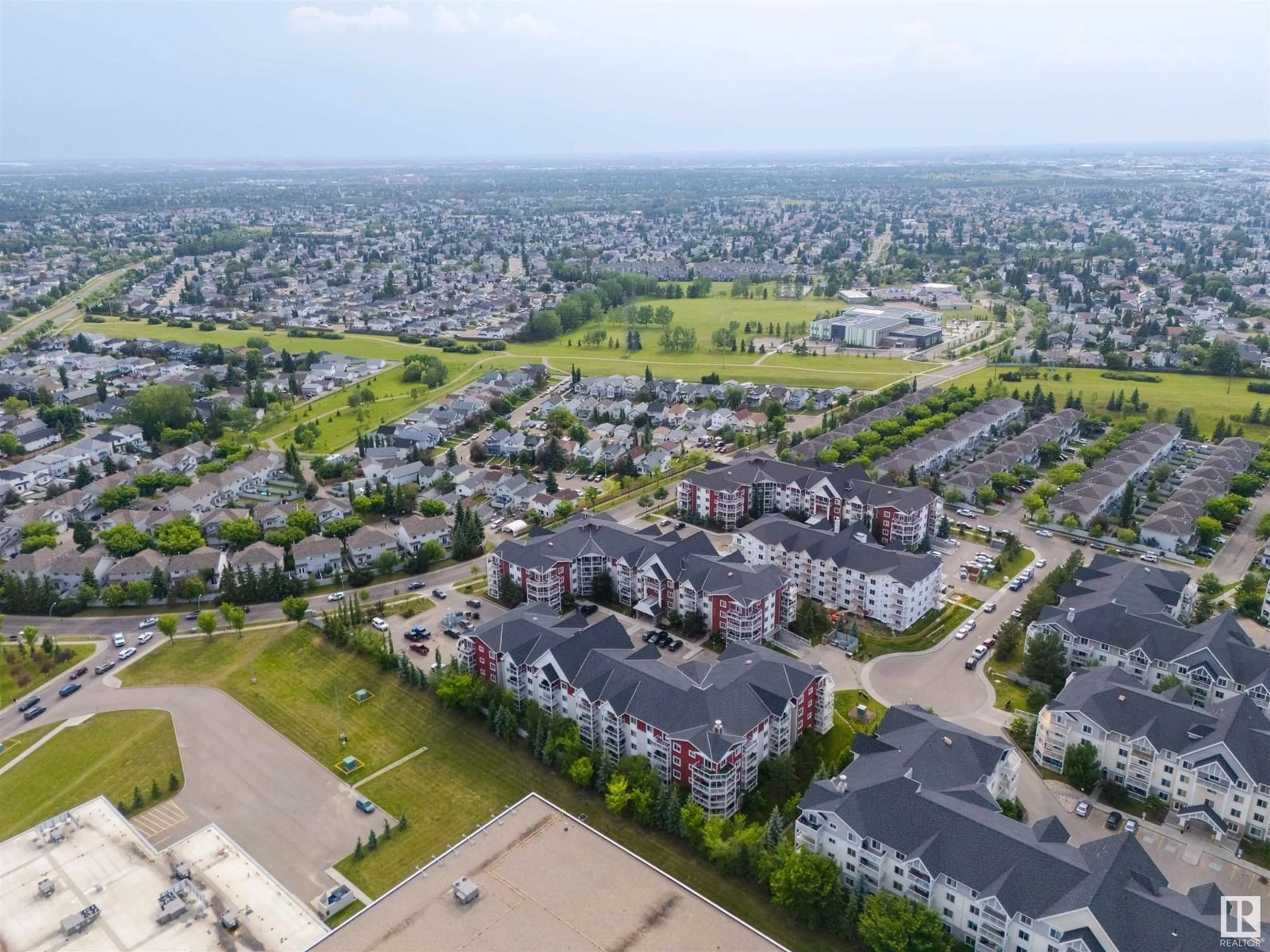 A pic from outside/outdoor area/front of a property/back of a property/a pic from drone, unknown for 216 2229 44 AVE, Edmonton Alberta T6T0W6