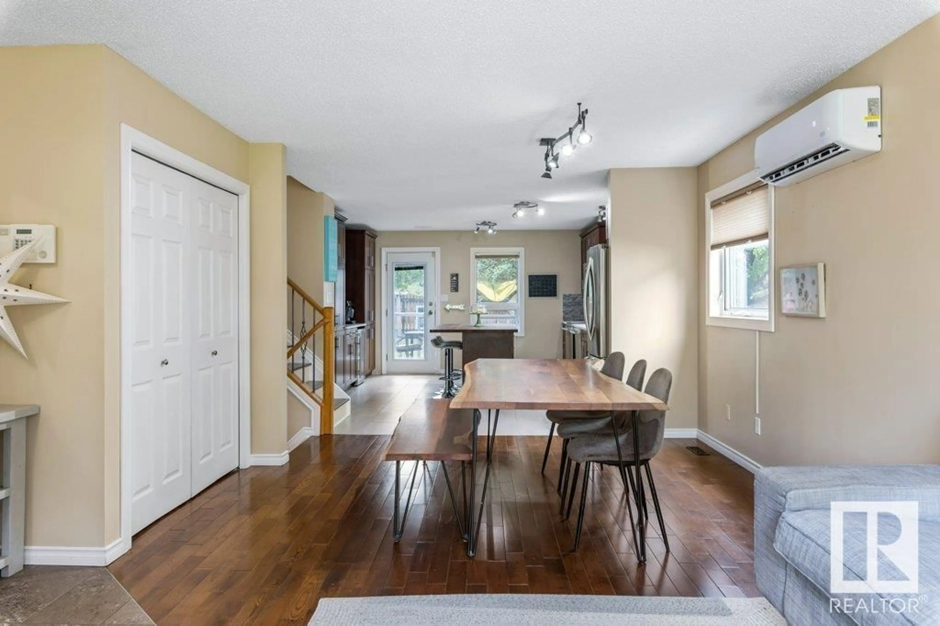 Dining room, wood/laminate floor for 50 DALHOUSIE ST, St. Albert Alberta T8N4Y9