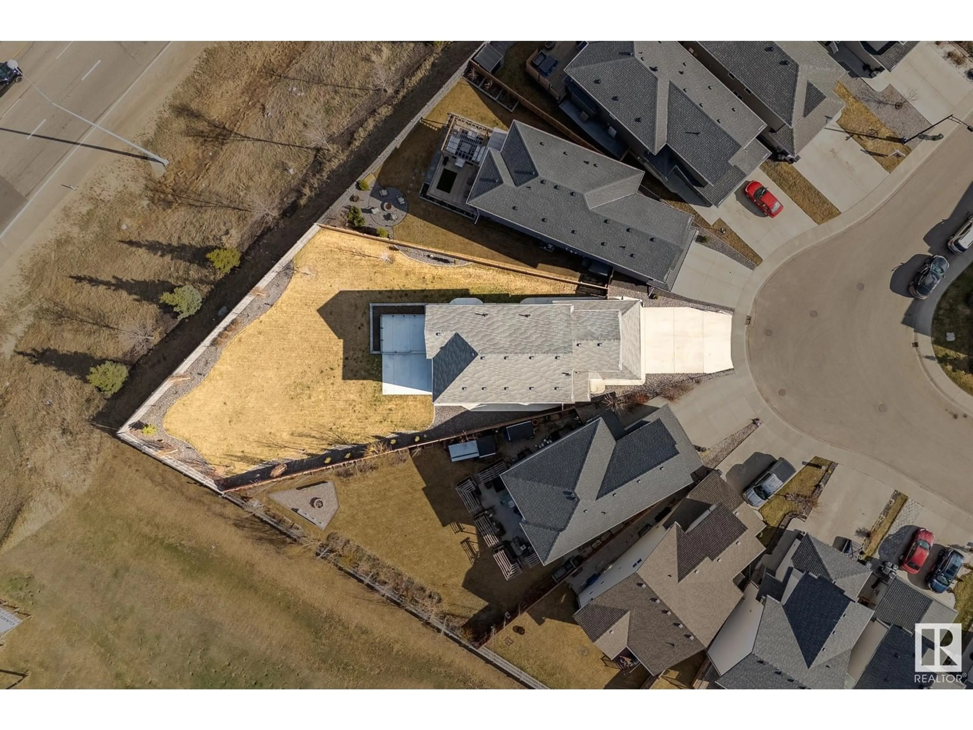 A pic from outside/outdoor area/front of a property/back of a property/a pic from drone, street for NW - 16799 36 ST, Edmonton Alberta T5Y0X7