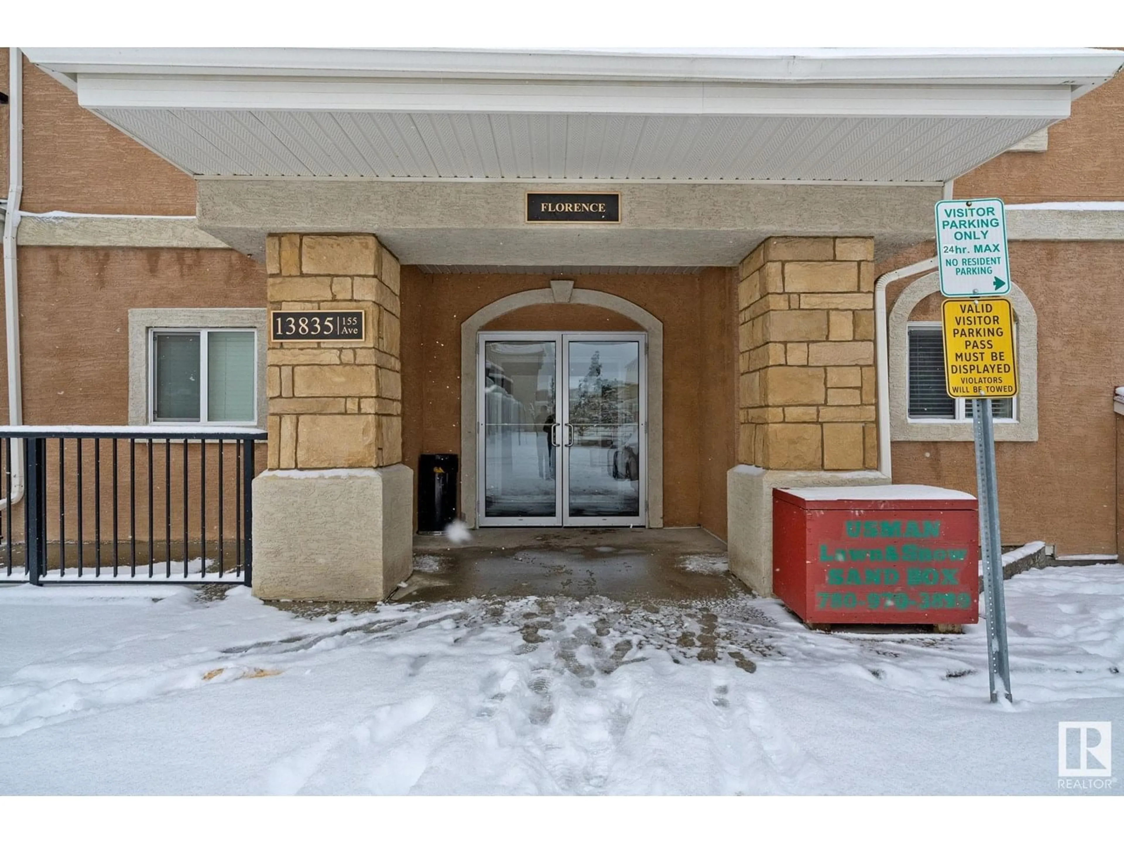Indoor foyer for #115 - 13835 155 AV, Edmonton Alberta T5V0B7