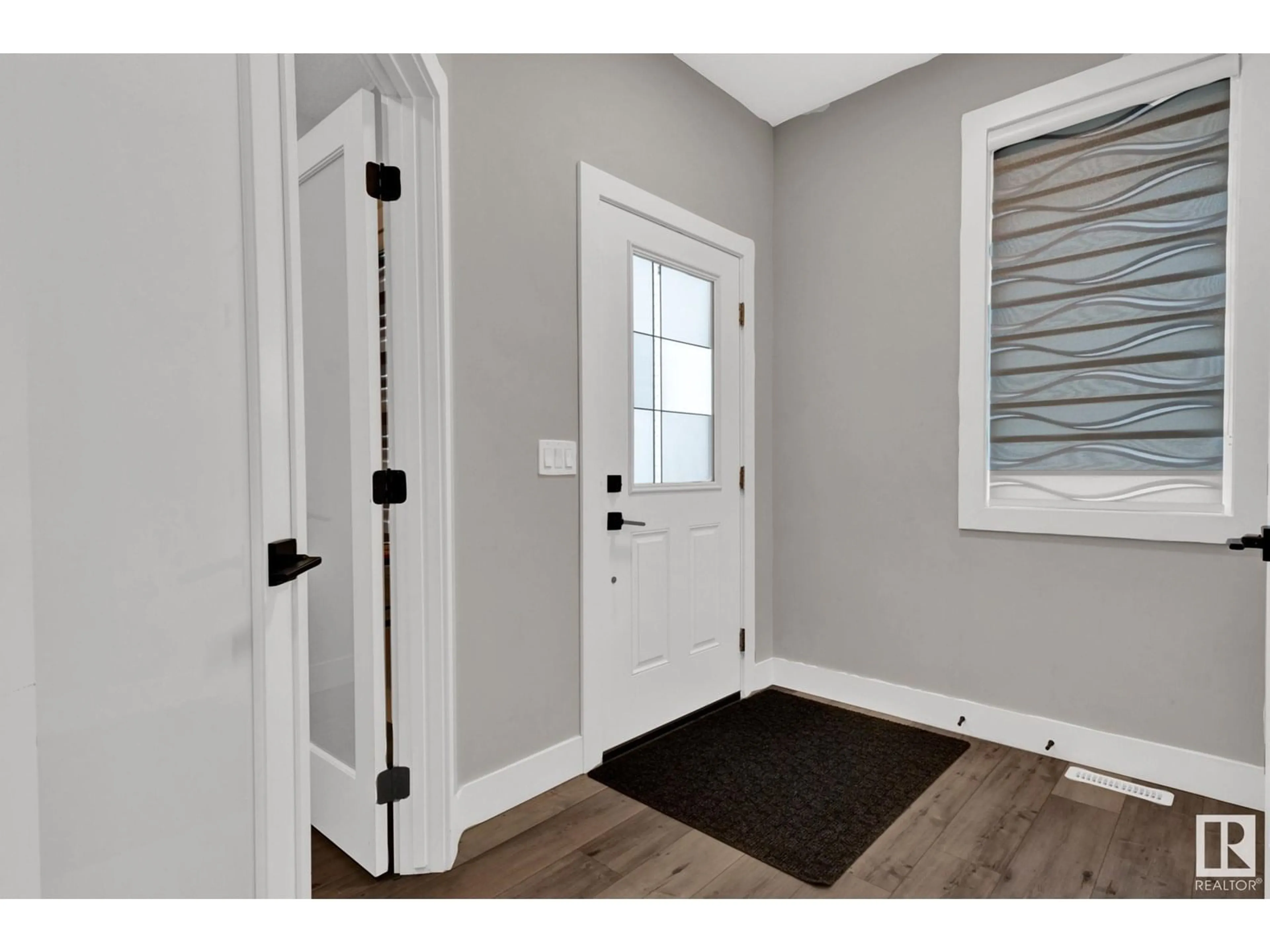 Indoor entryway for NW - 9832 225 ST, Edmonton Alberta T5T7C1