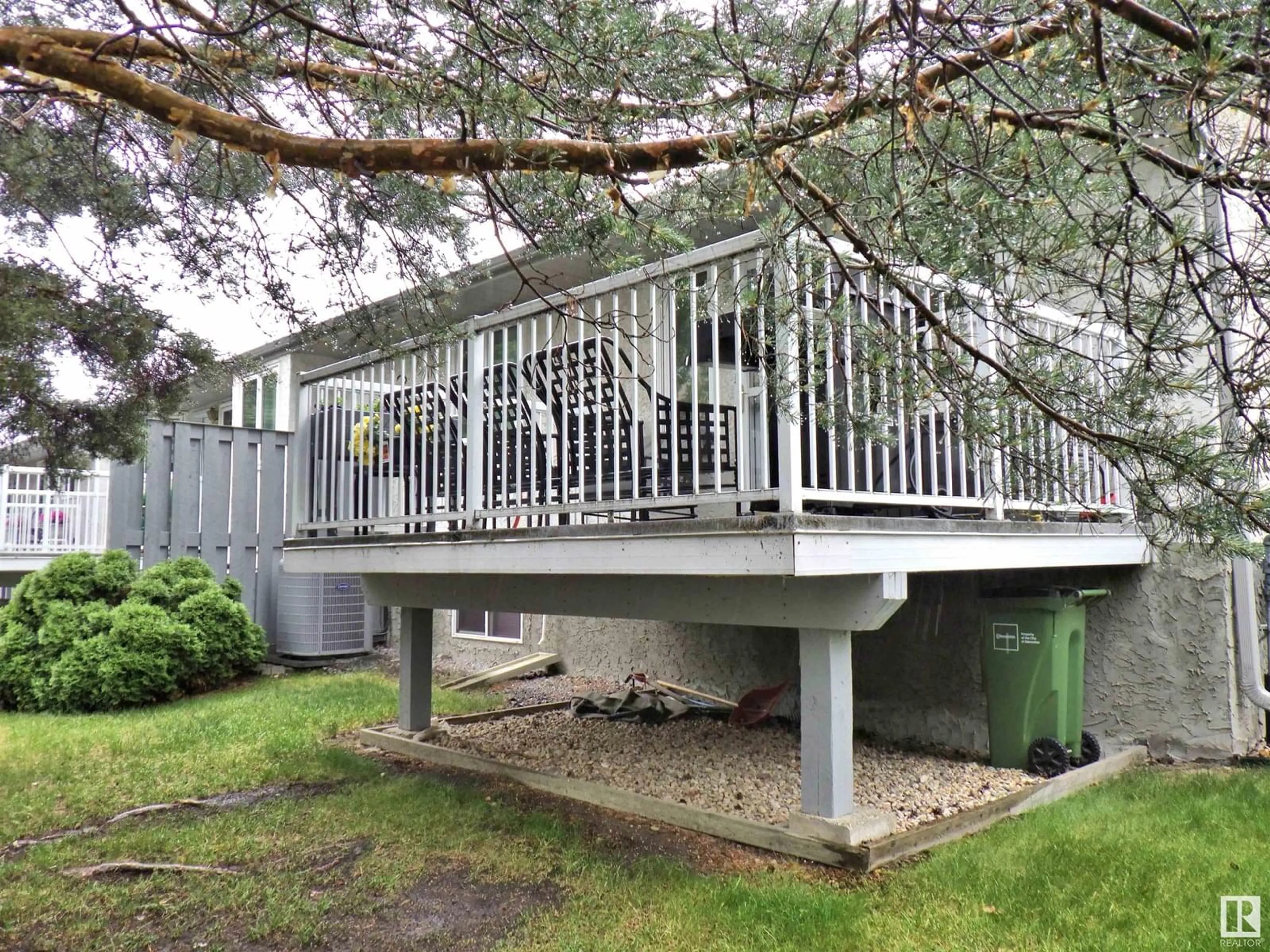 Patio, unknown for 6530 158 AV, Edmonton Alberta T5Y2S7