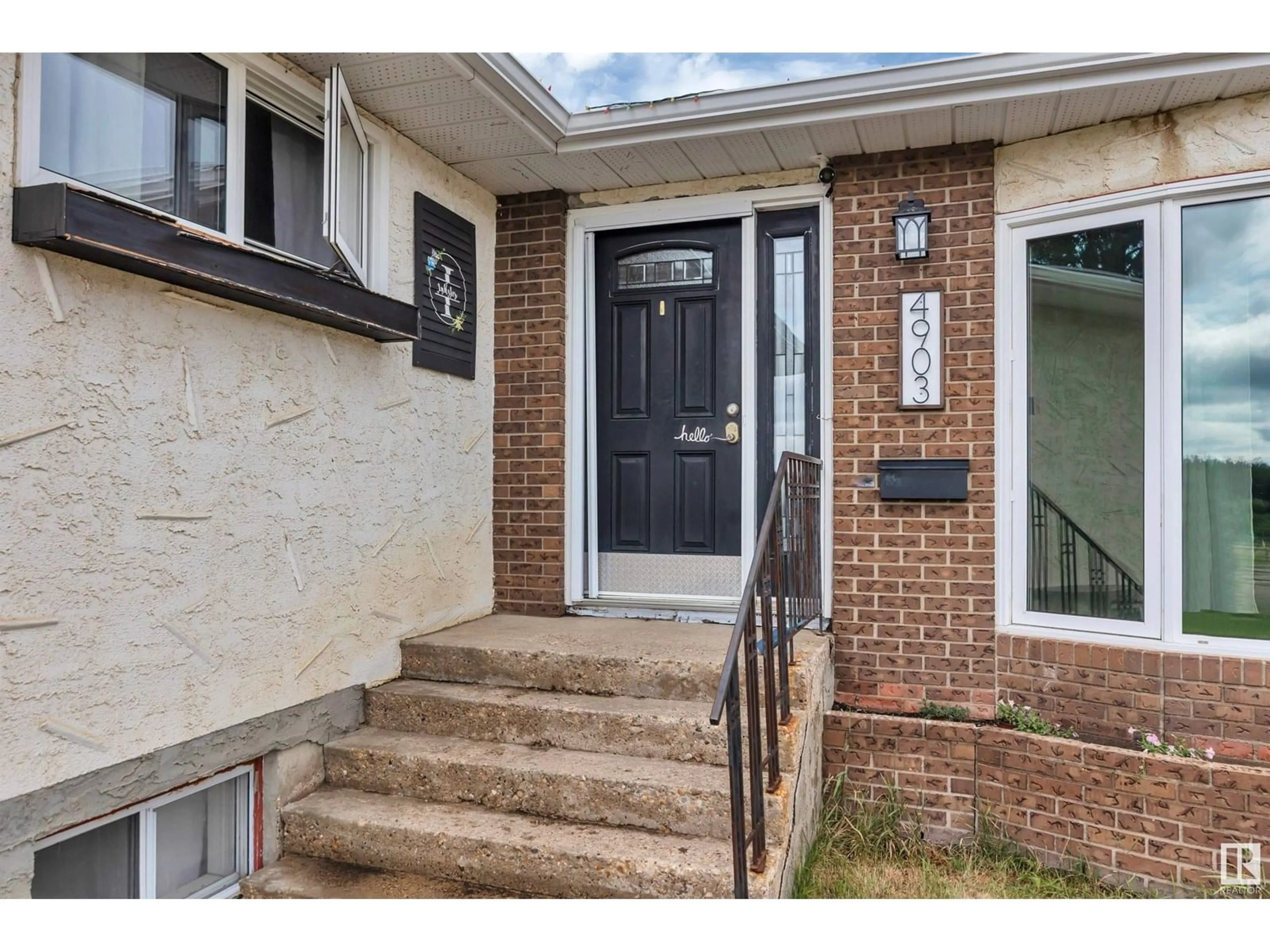 Indoor entryway for 4903 52 ST, Millet Alberta T0C1Z0