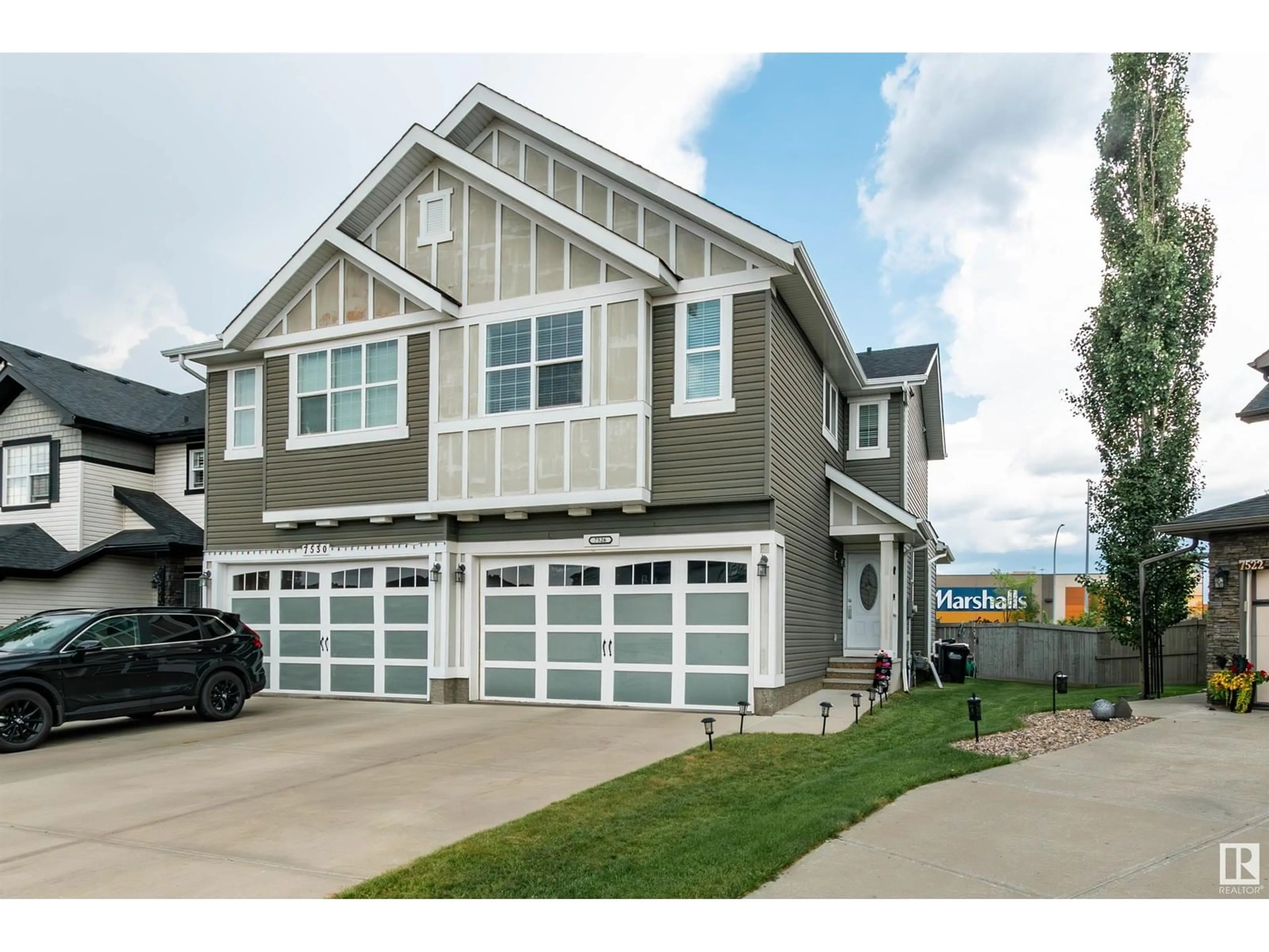 Home with vinyl exterior material, street for 7526 ELLESMERE WY, Sherwood Park Alberta T8H0P6
