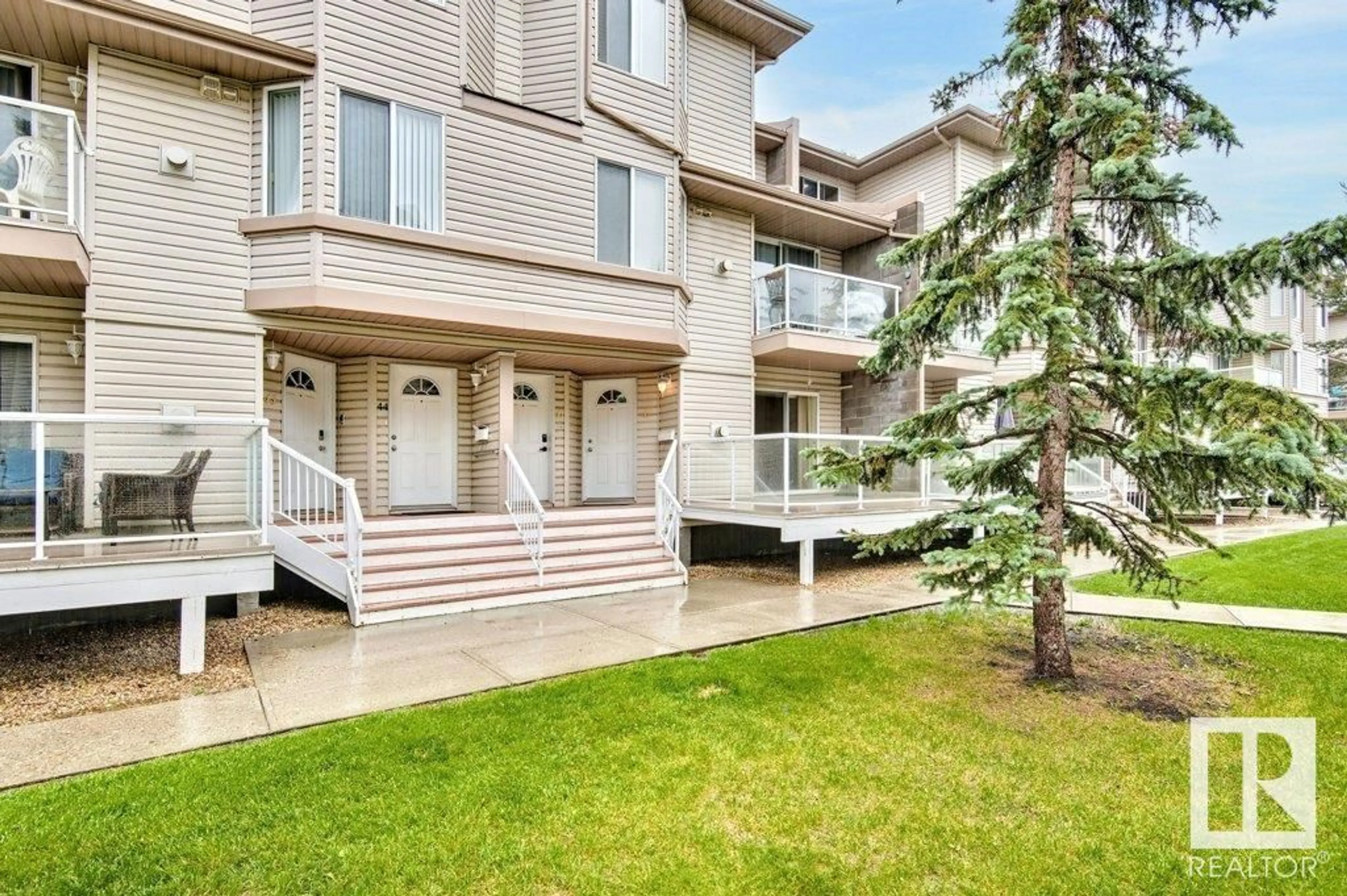 Patio, unknown for 42 - 2505 42 ST, Edmonton Alberta T6L7G8