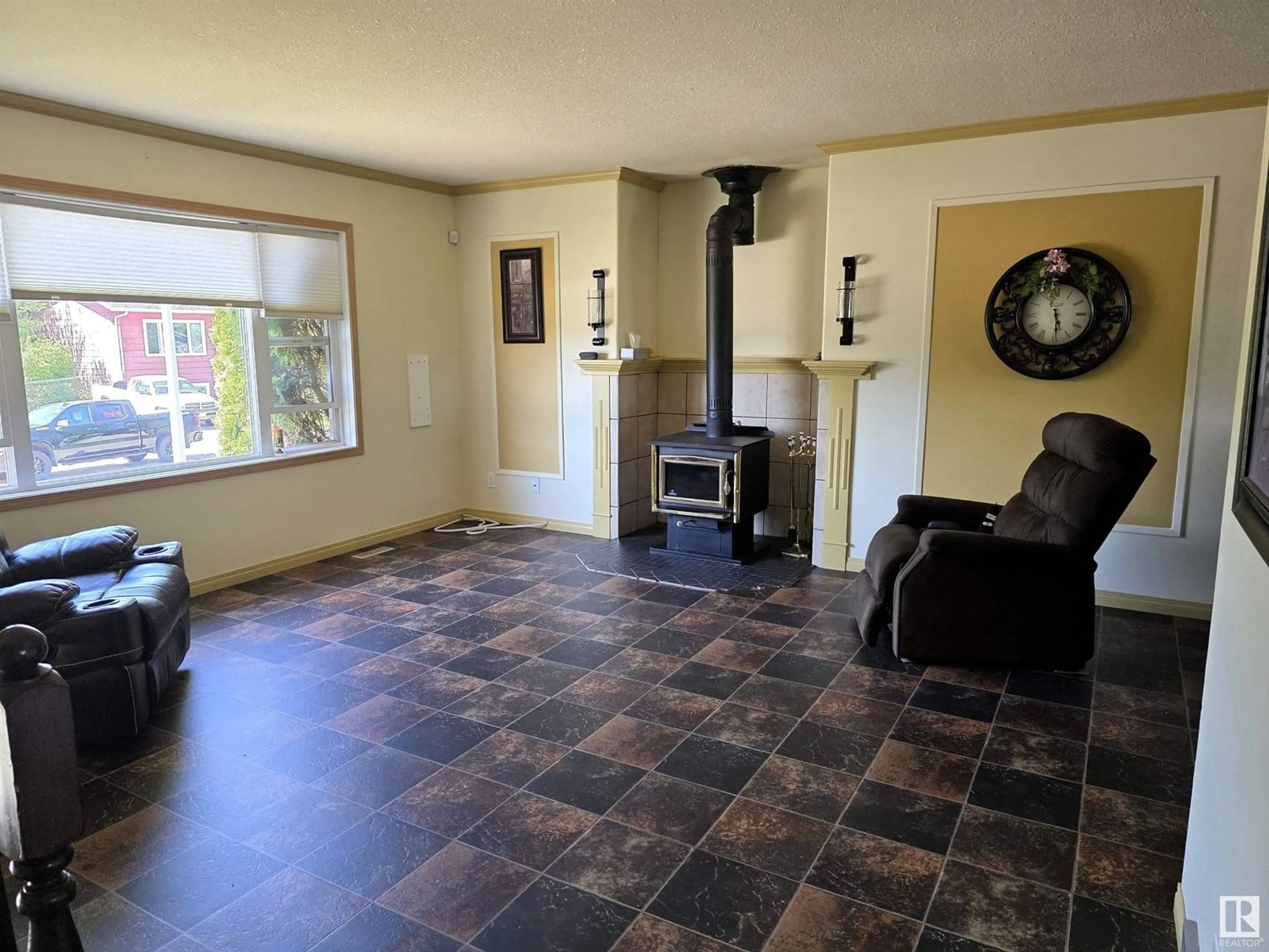 A pic of a room for 5025 49 STREET, Fort Kent Alberta T9N1H0