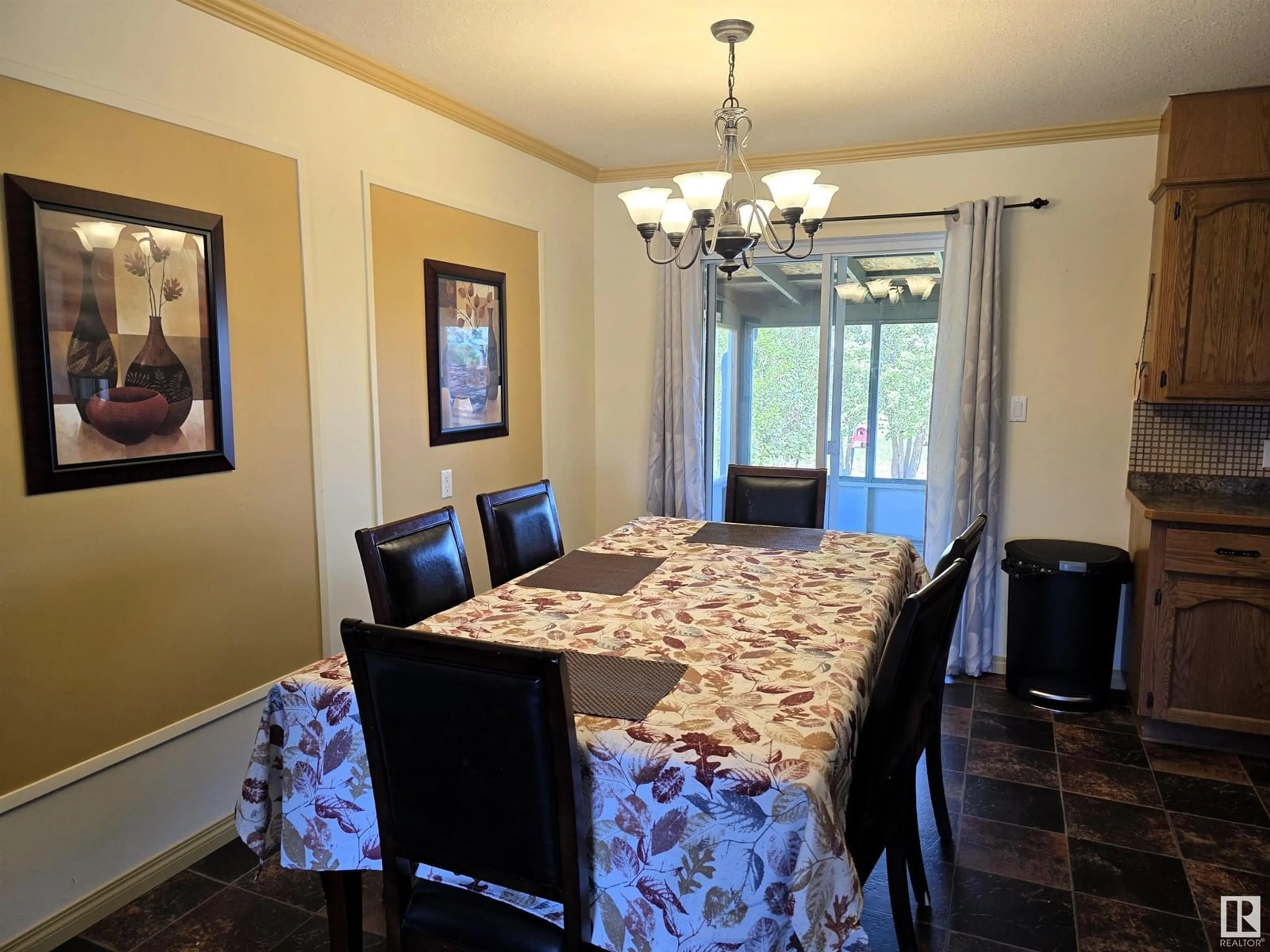 Dining room, unknown for 5025 49 STREET, Fort Kent Alberta T9N1H0