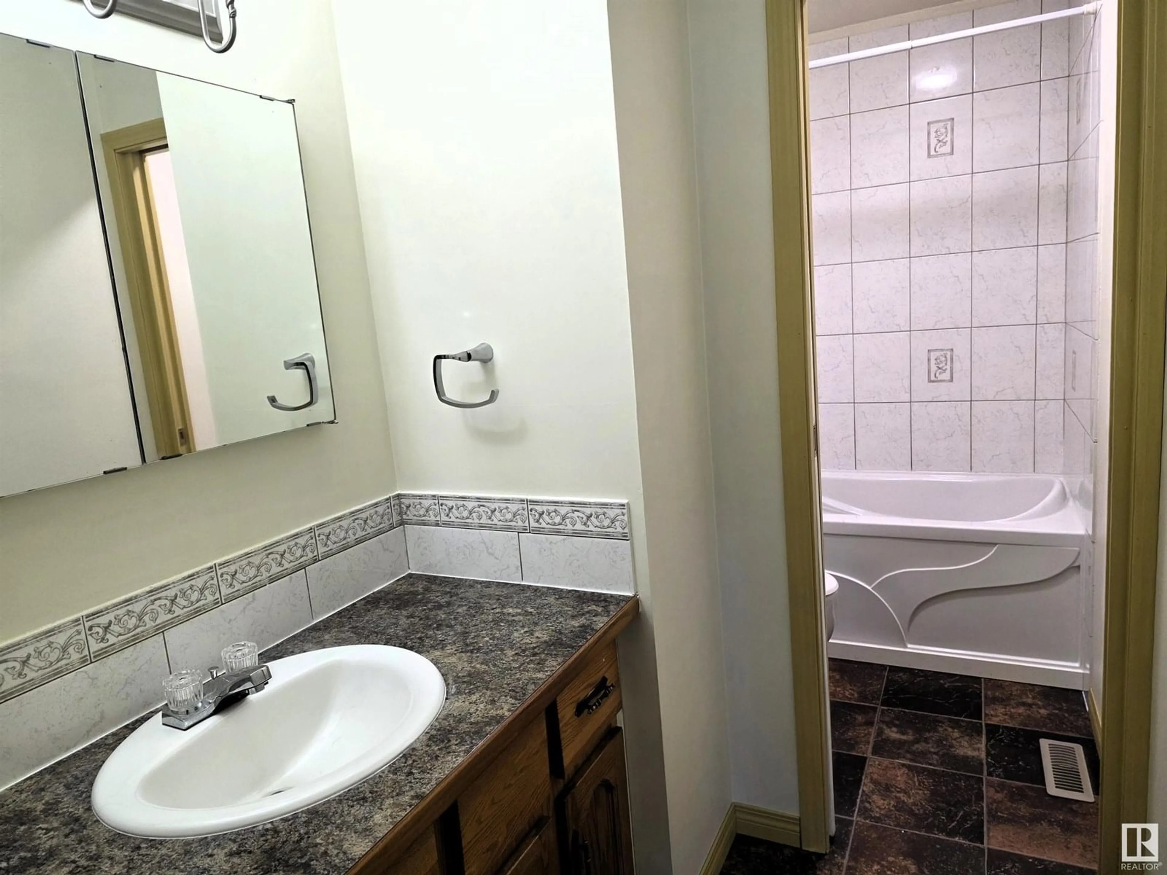 Standard bathroom, ceramic/tile floor for 5025 49 STREET, Fort Kent Alberta T9N1H0
