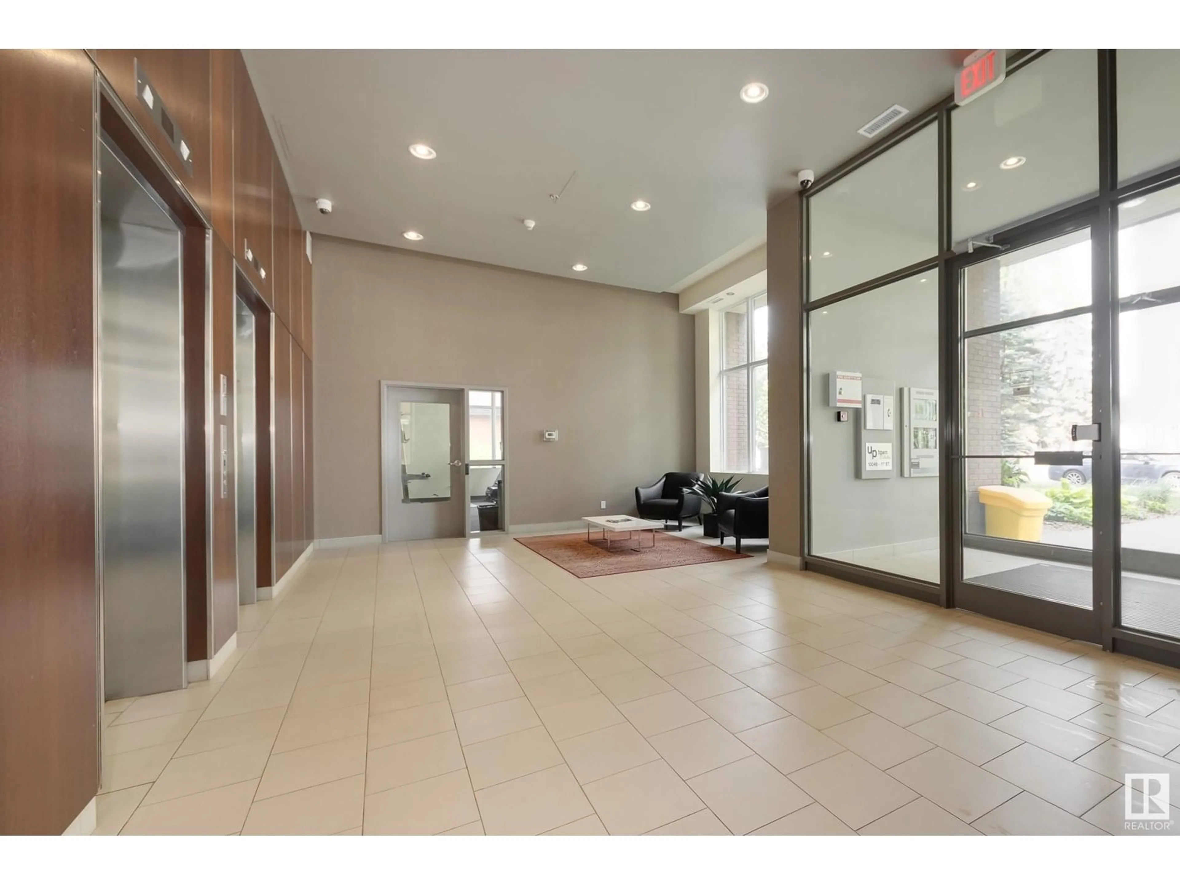 Indoor foyer for #602 - 10046 117 ST, Edmonton Alberta T5K1X2