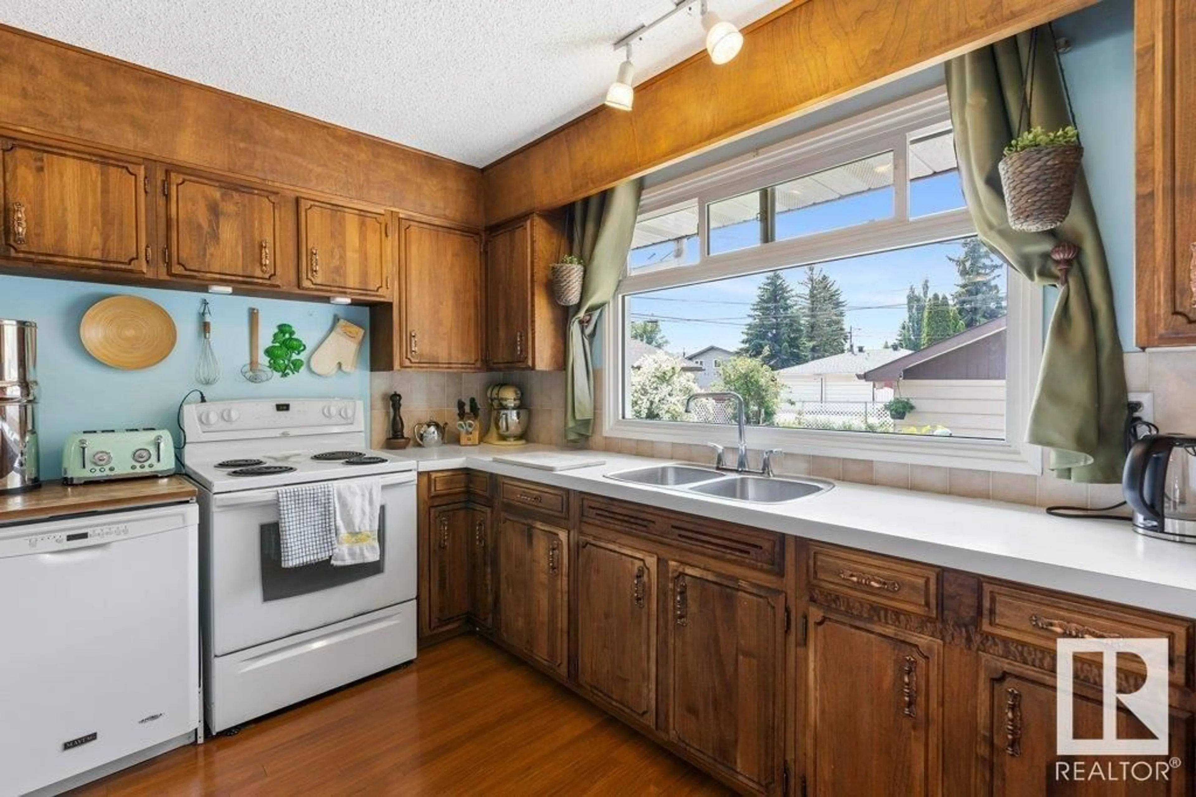 Unknown for NW - 4812 115A ST, Edmonton Alberta T6H3P8