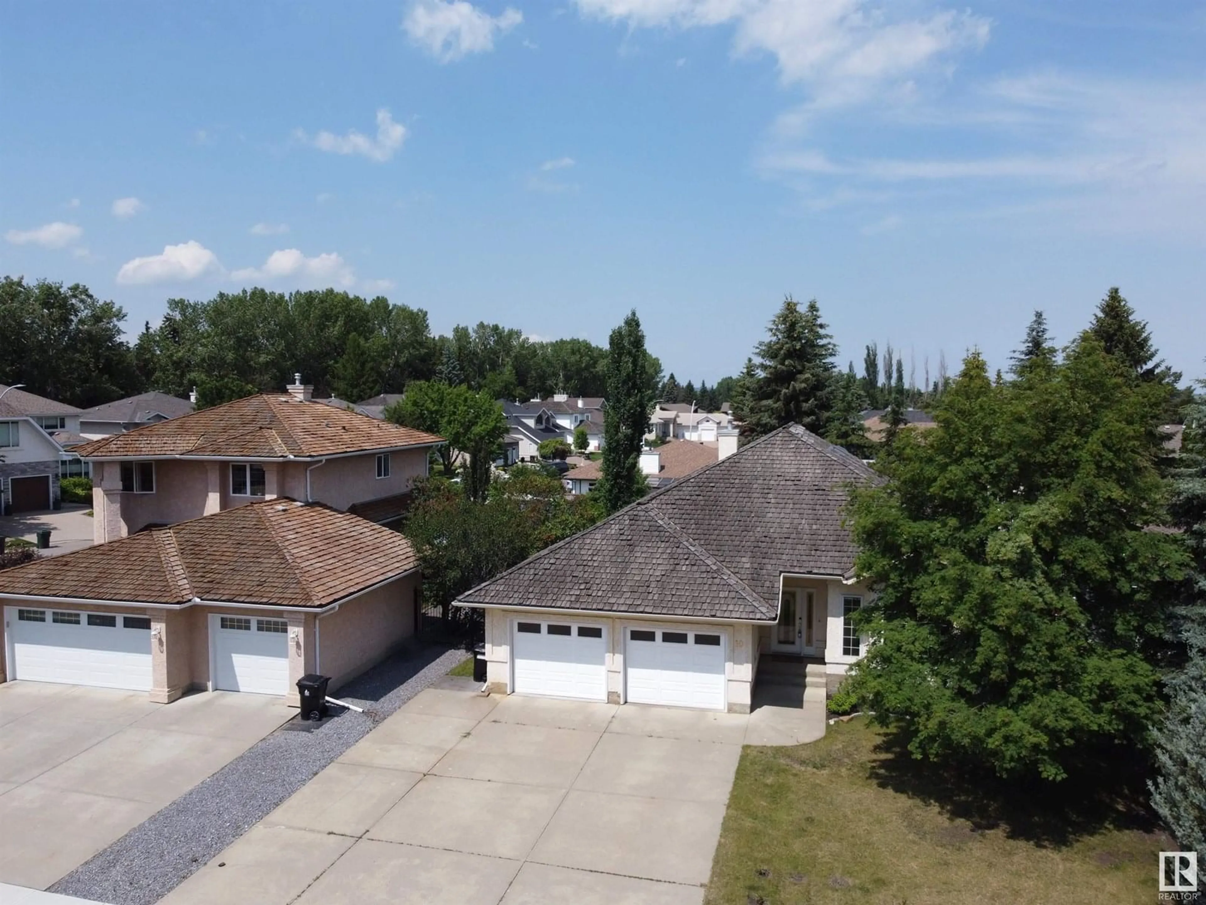 A pic from outside/outdoor area/front of a property/back of a property/a pic from drone, street for 10 STONESHIRE MR, Spruce Grove Alberta T7X3E3