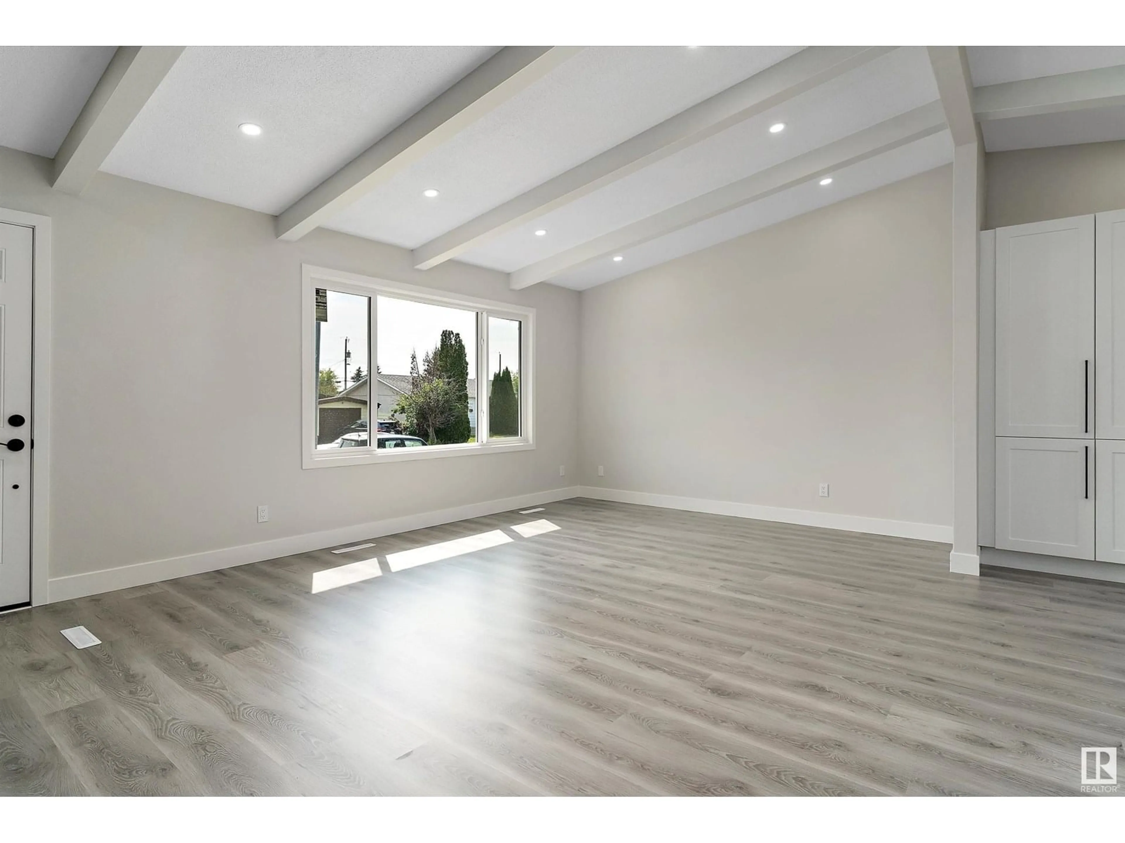 A pic of a room for NW - 13236 67 ST, Edmonton Alberta T5C0C4