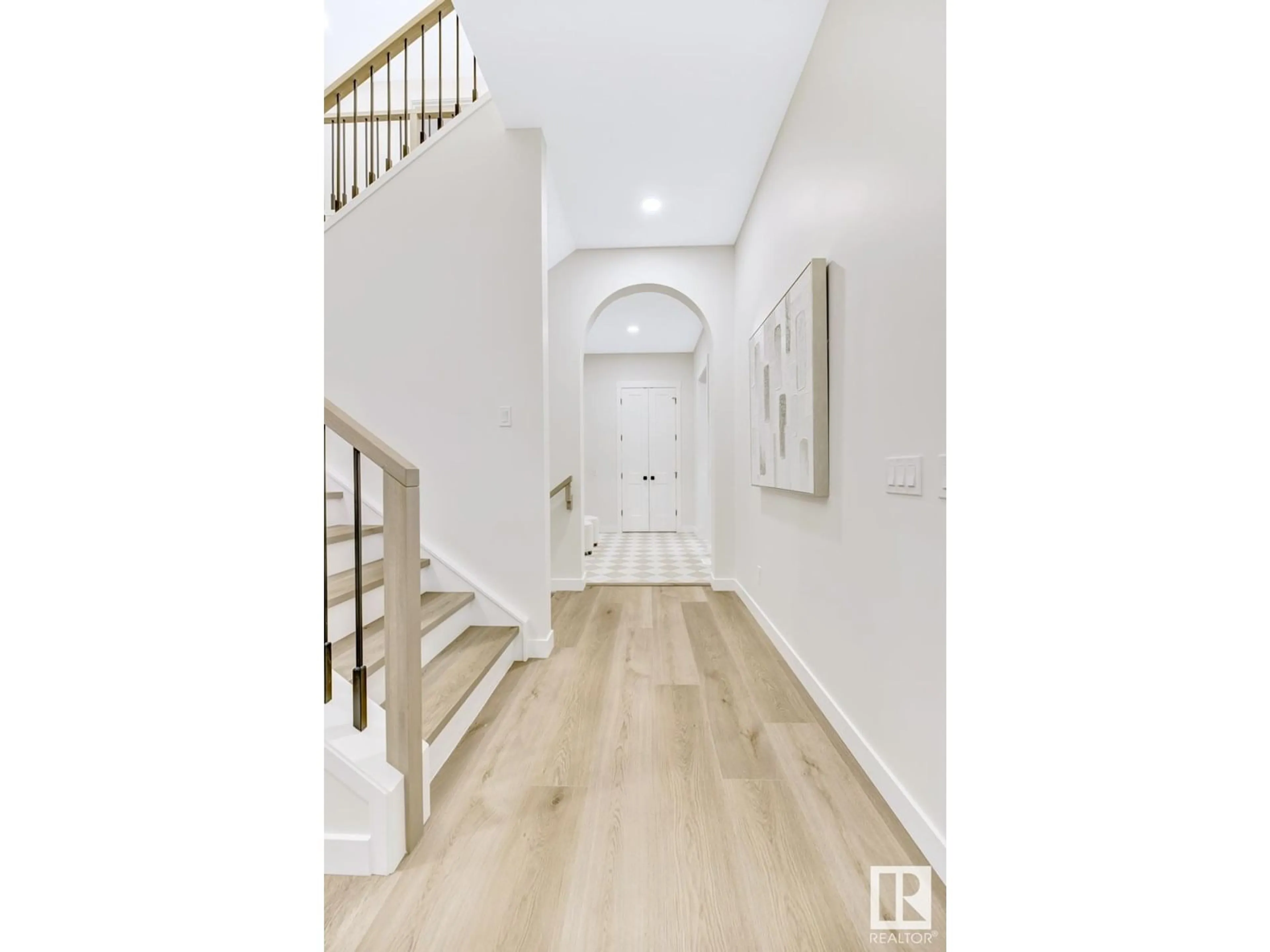 Indoor entryway for 81 JUBILATION DR, St. Albert Alberta T8N8C5
