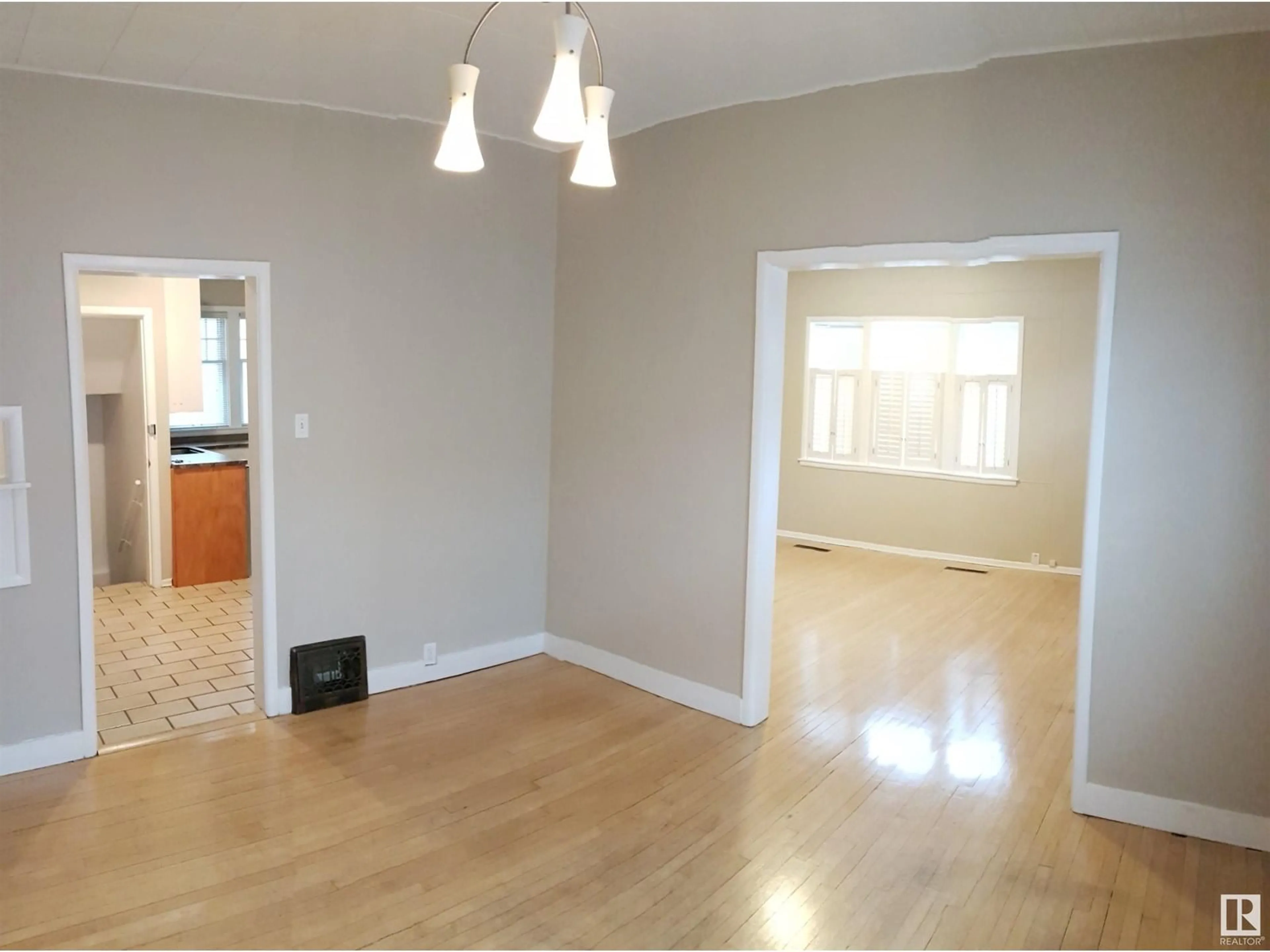 A pic of a room for 12605 107 AV, Edmonton Alberta T5M1Z5