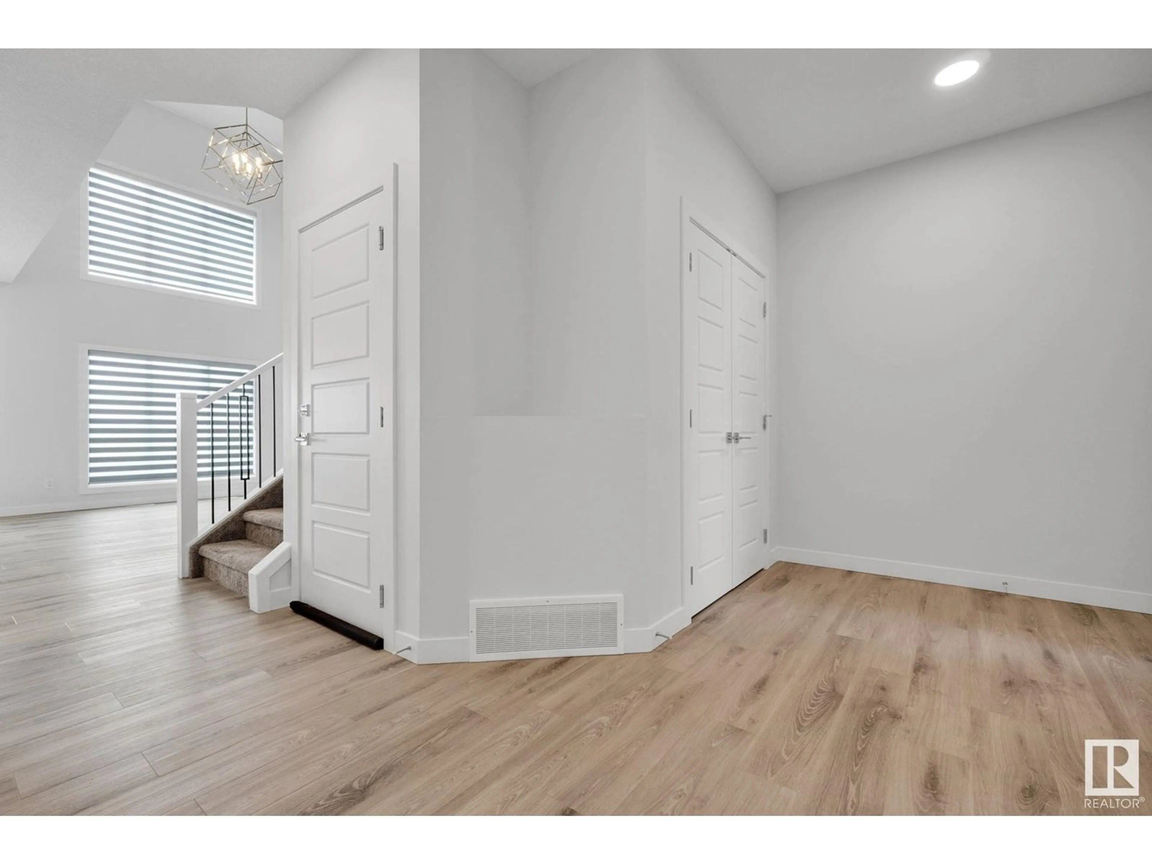 Indoor entryway for 107 EDGEFIELD WY, St. Albert Alberta T8N7Z9