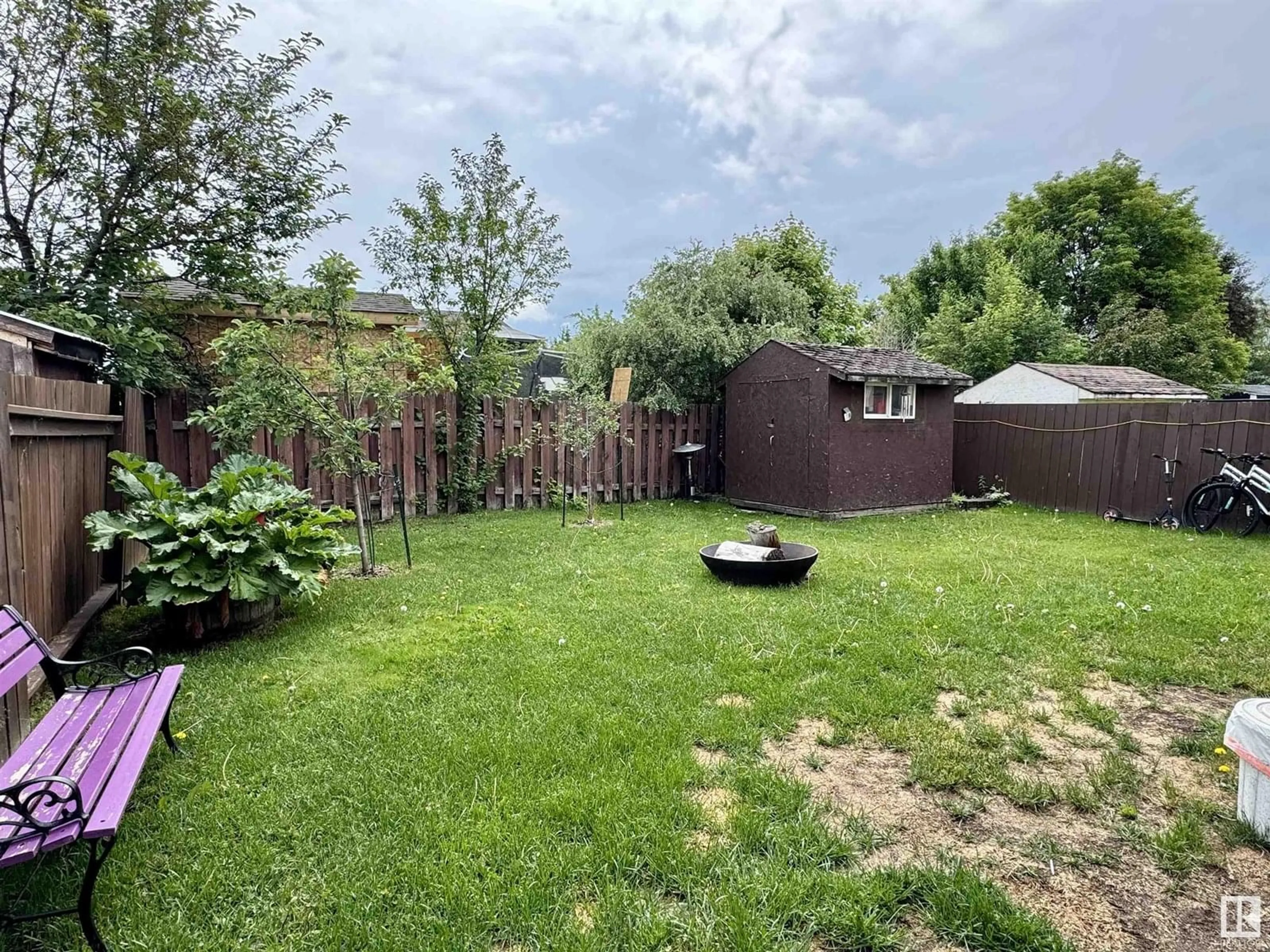 Shed for 4325 55 ST, Drayton Valley Alberta T7A1K4