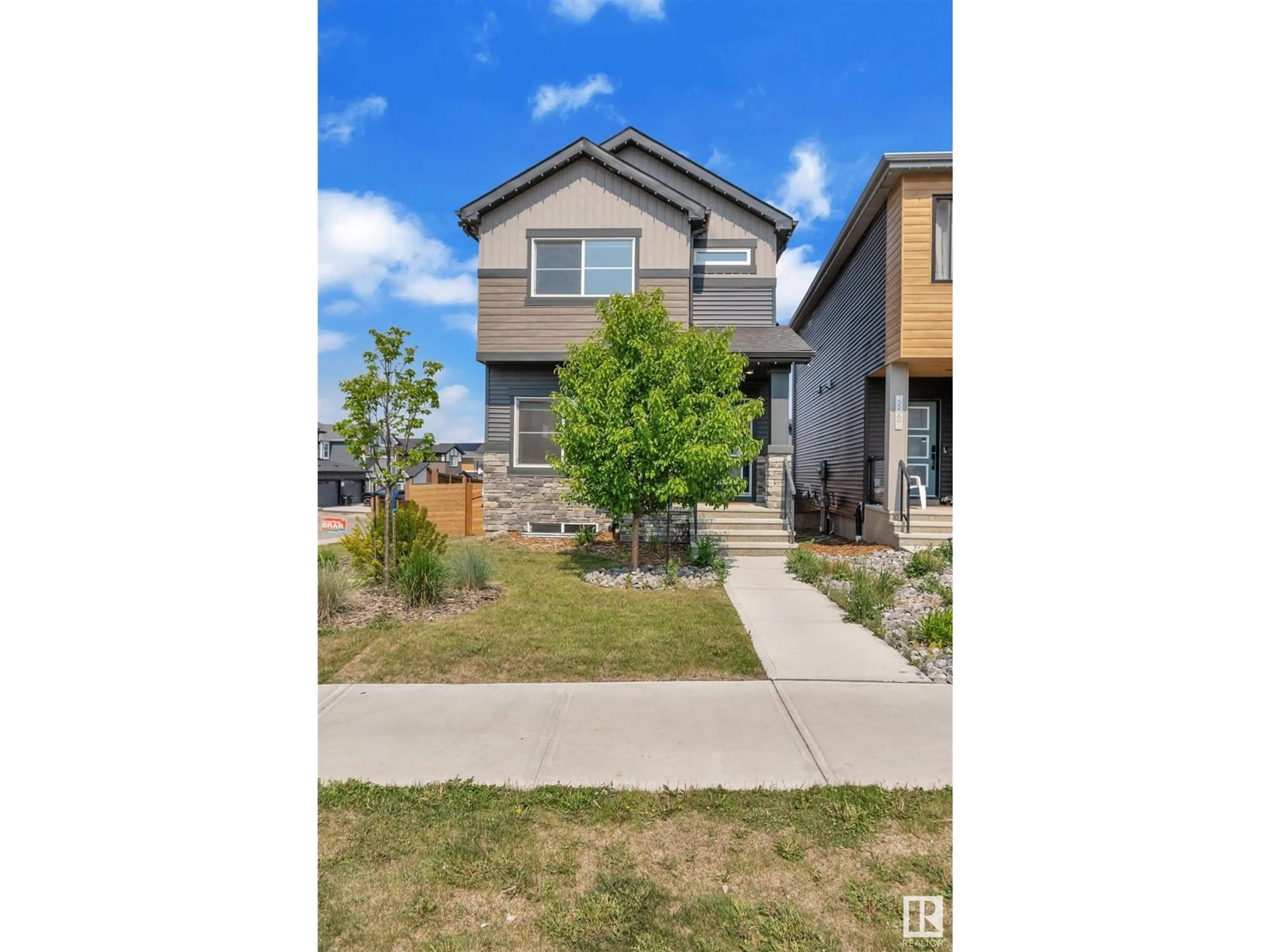 A pic from outside/outdoor area/front of a property/back of a property/a pic from drone, street for 268 CHARLESWORTH DR, Edmonton Alberta T6X2P4