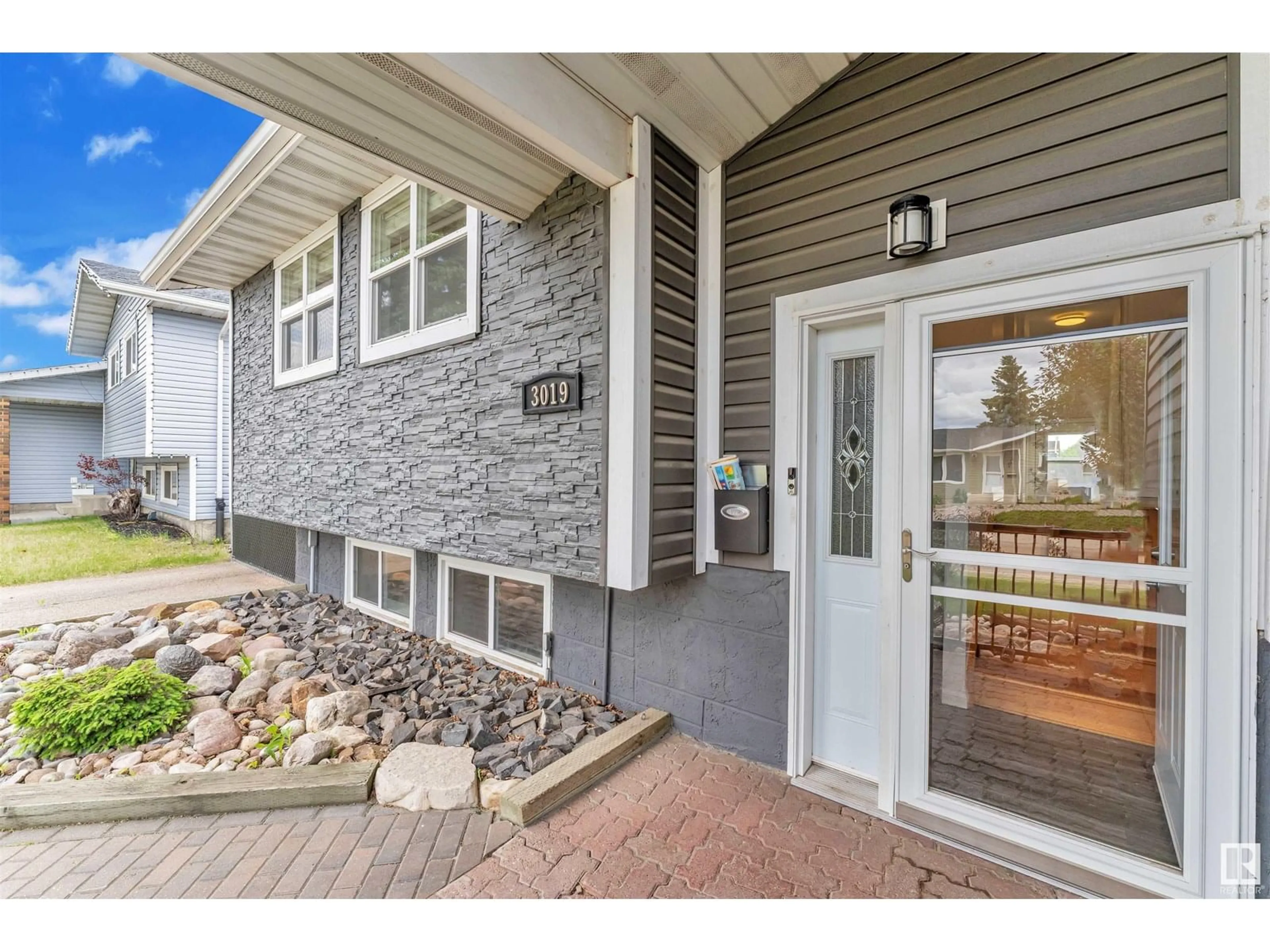Unknown for NW - 3019 133 AV, Edmonton Alberta T5A2Z4
