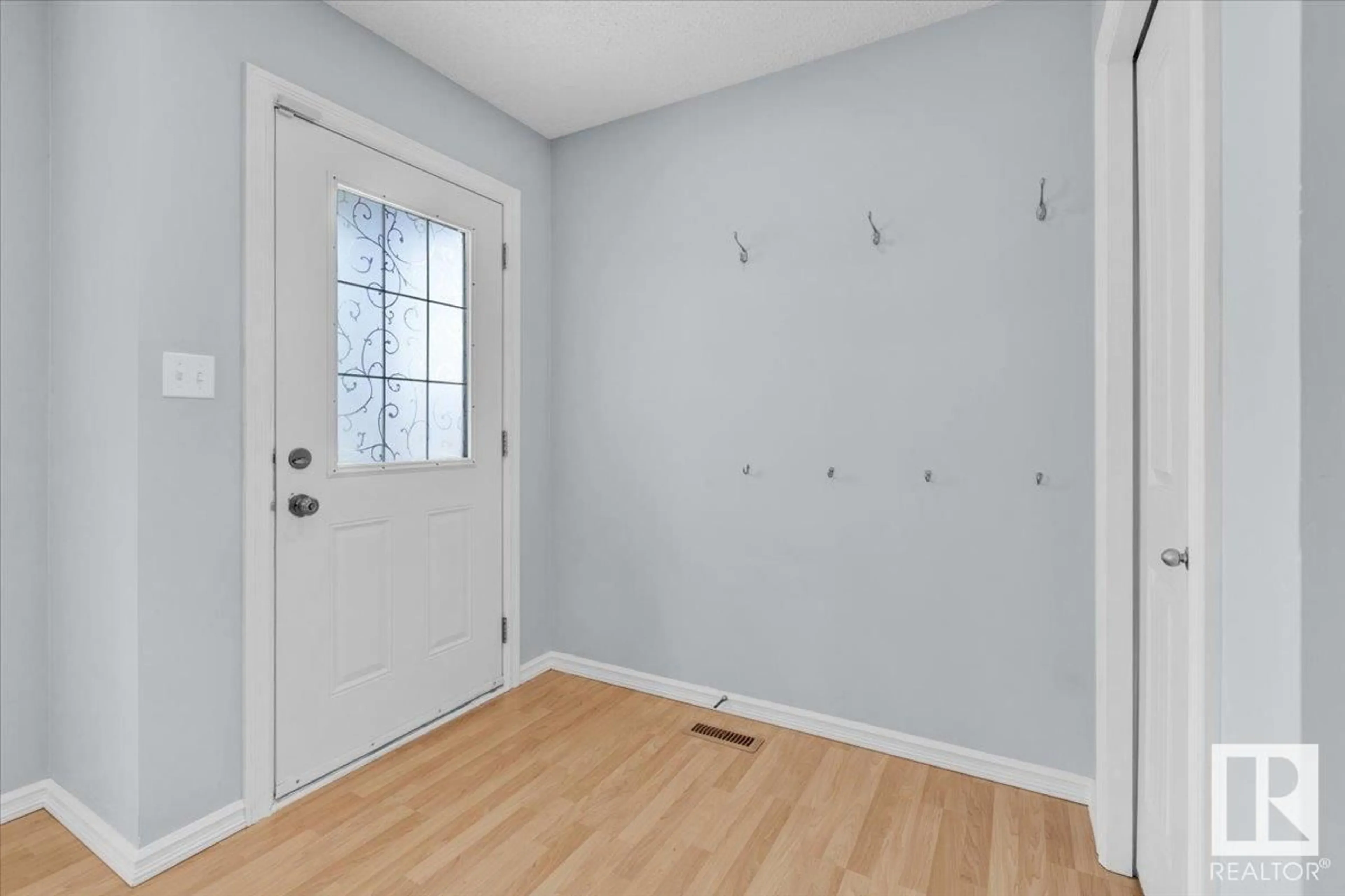 Indoor entryway for 8647 173 AV, Edmonton Alberta T5Z3W4