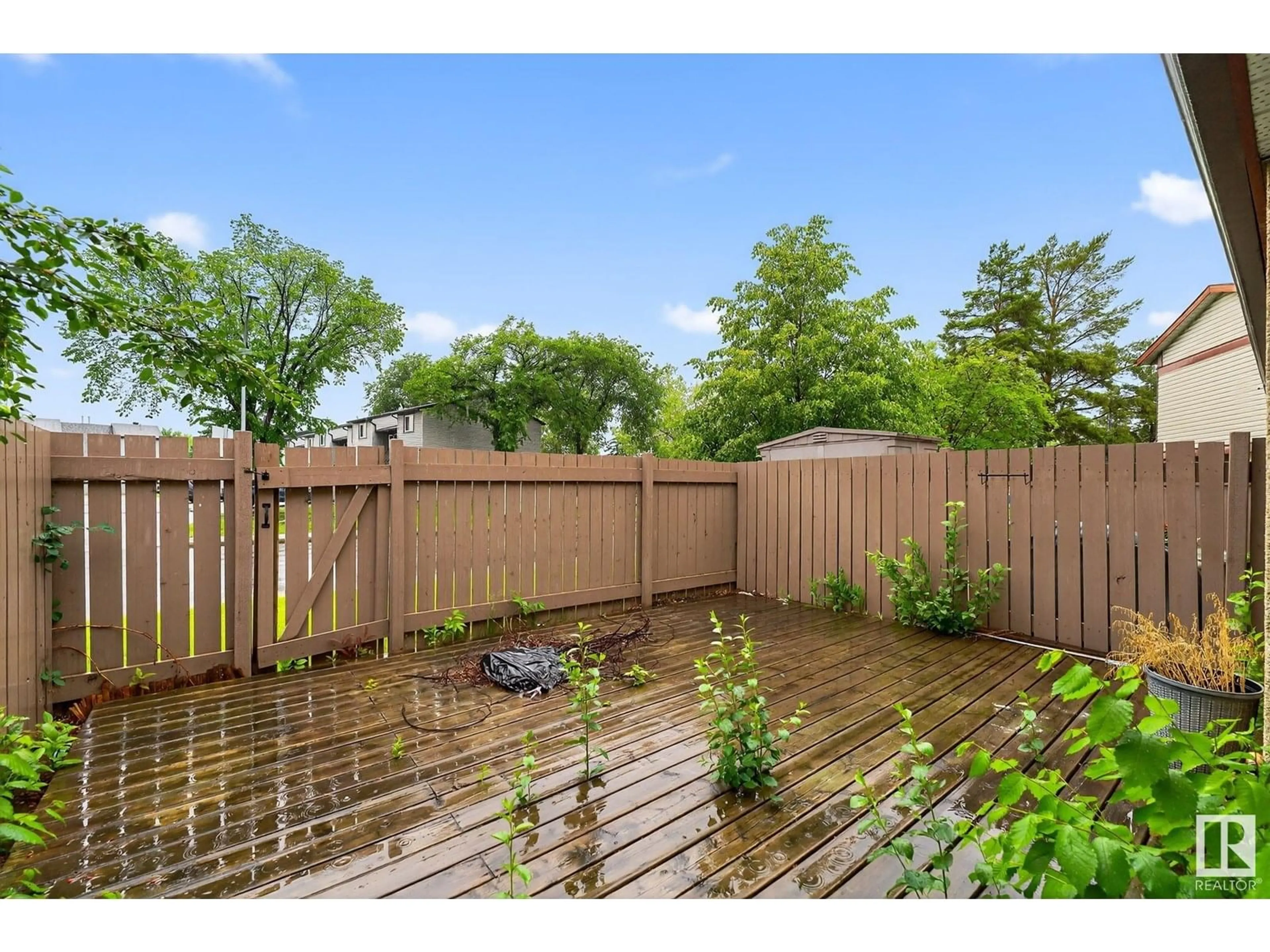 Patio, unknown for NW - 13863 24 ST, Edmonton Alberta T5Y1K1