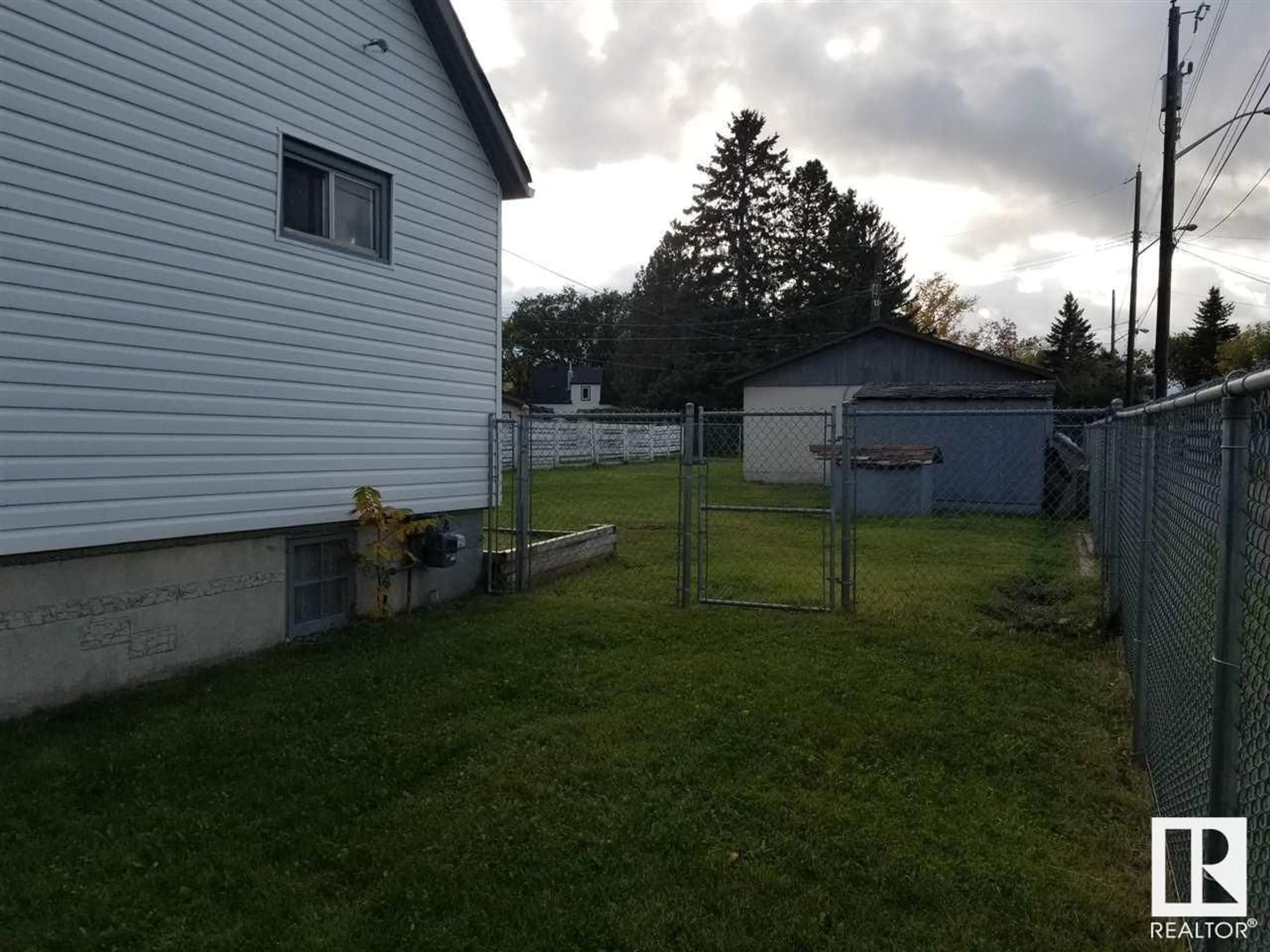 Shed for NW - 11330 58 ST, Edmonton Alberta T5W3W5