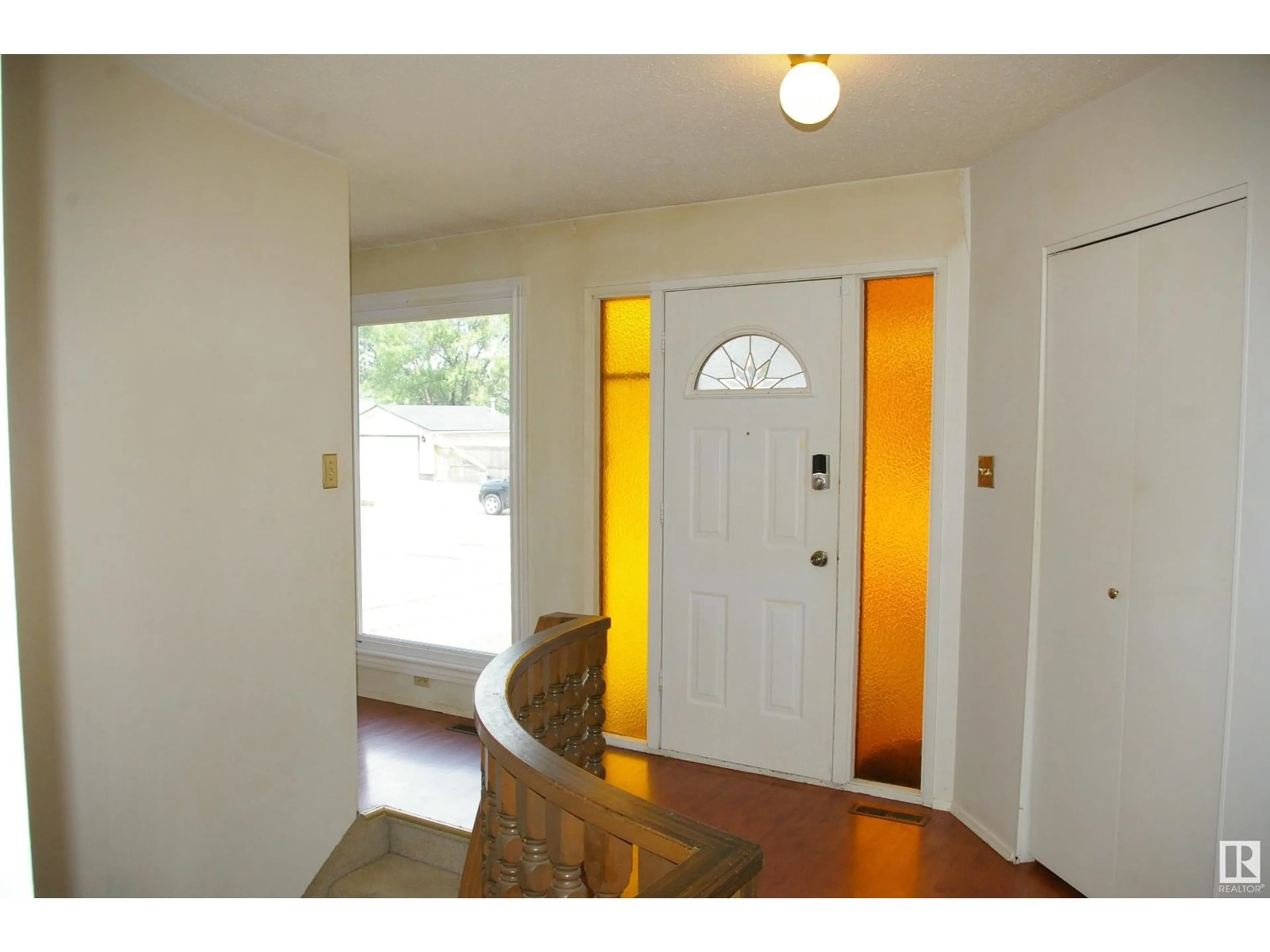 Indoor entryway for NW - 8936 187 ST, Edmonton Alberta T5T1S1