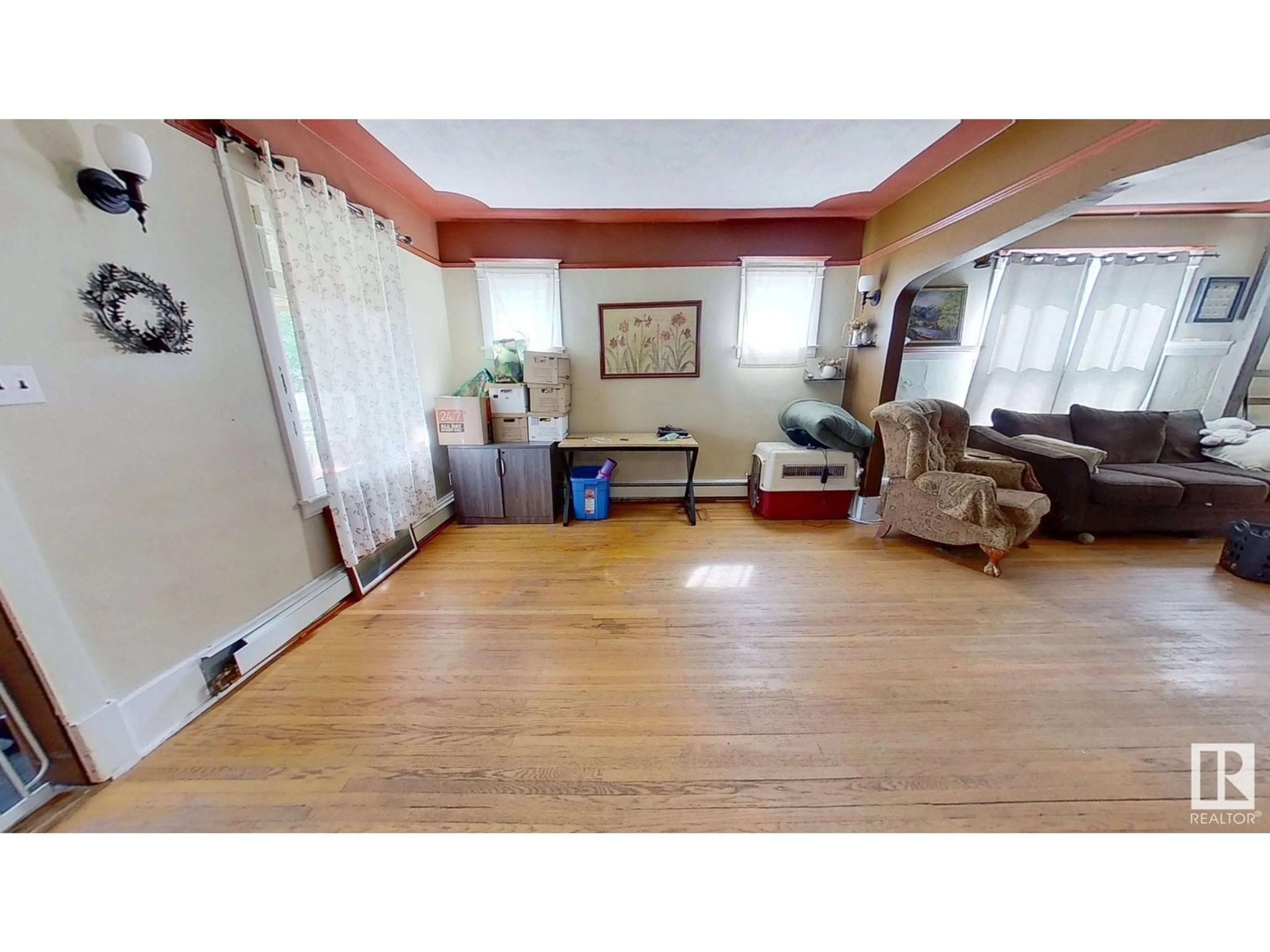 A pic of a room for NW - 10719 74 AV, Edmonton Alberta T6E1G7
