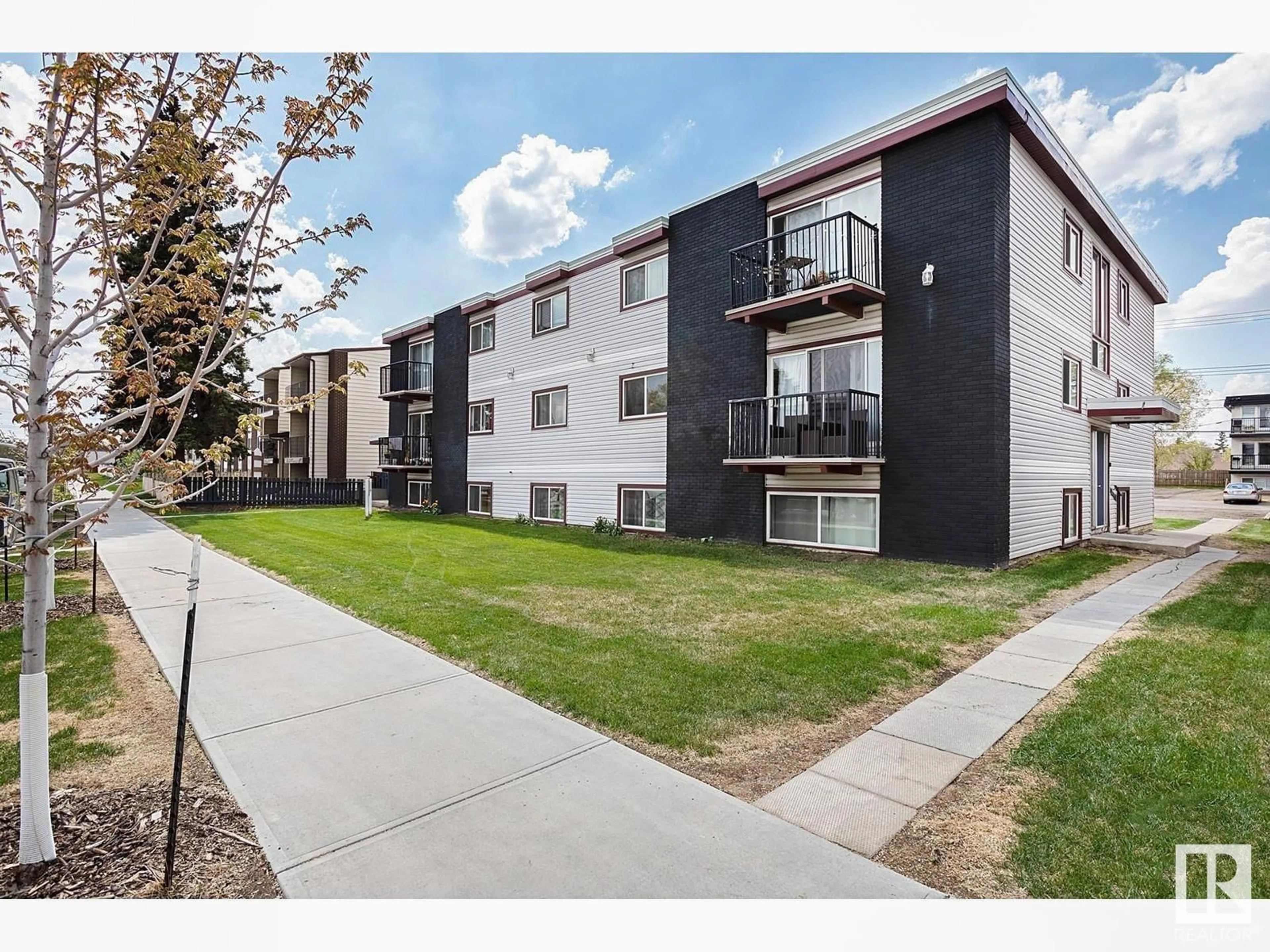 A pic from outside/outdoor area/front of a property/back of a property/a pic from drone, street for #10 - 10146 154 ST, Edmonton Alberta T2P2H3