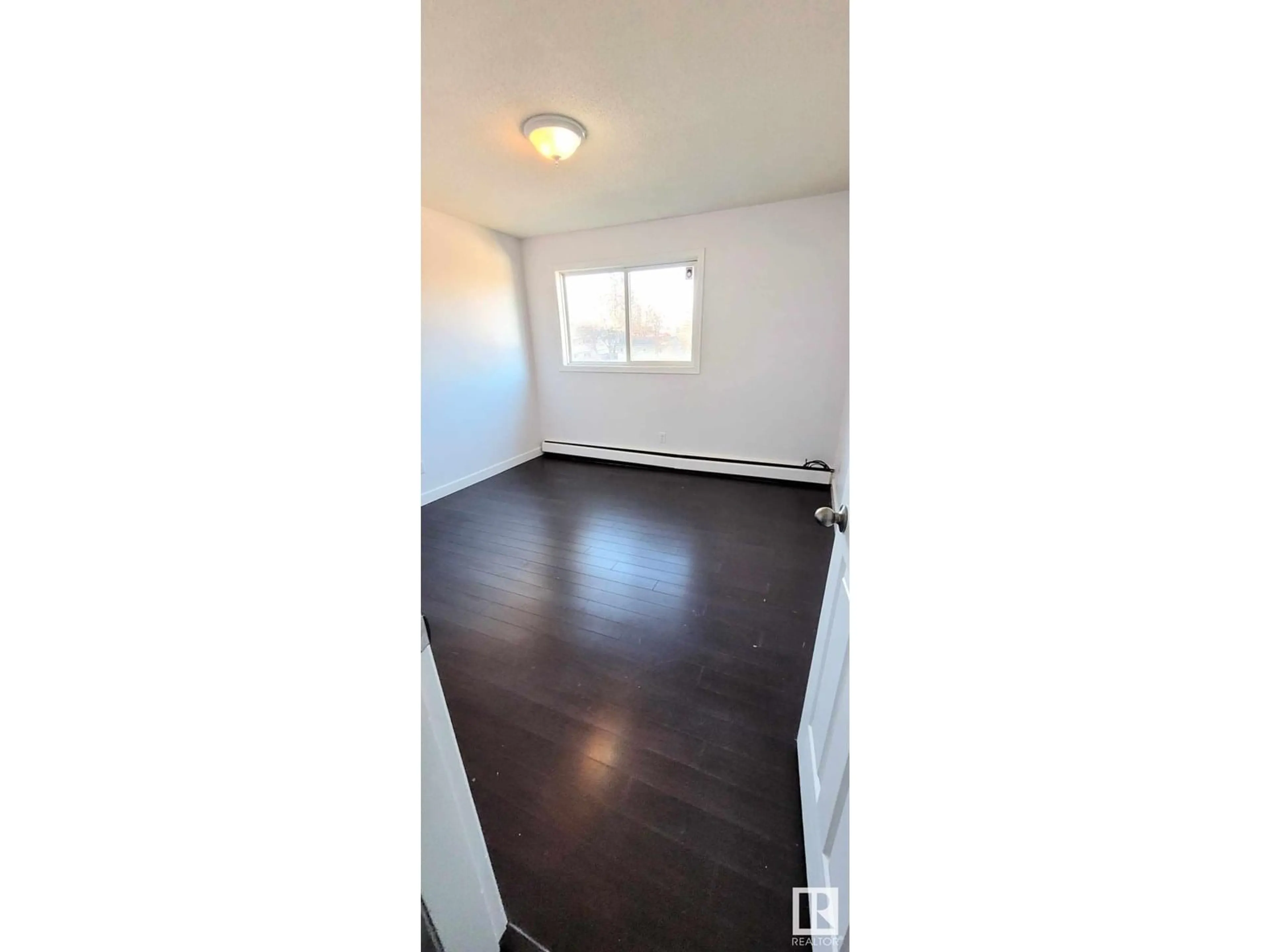 A pic of a room for #10 - 10146 154 ST, Edmonton Alberta T2P2H3