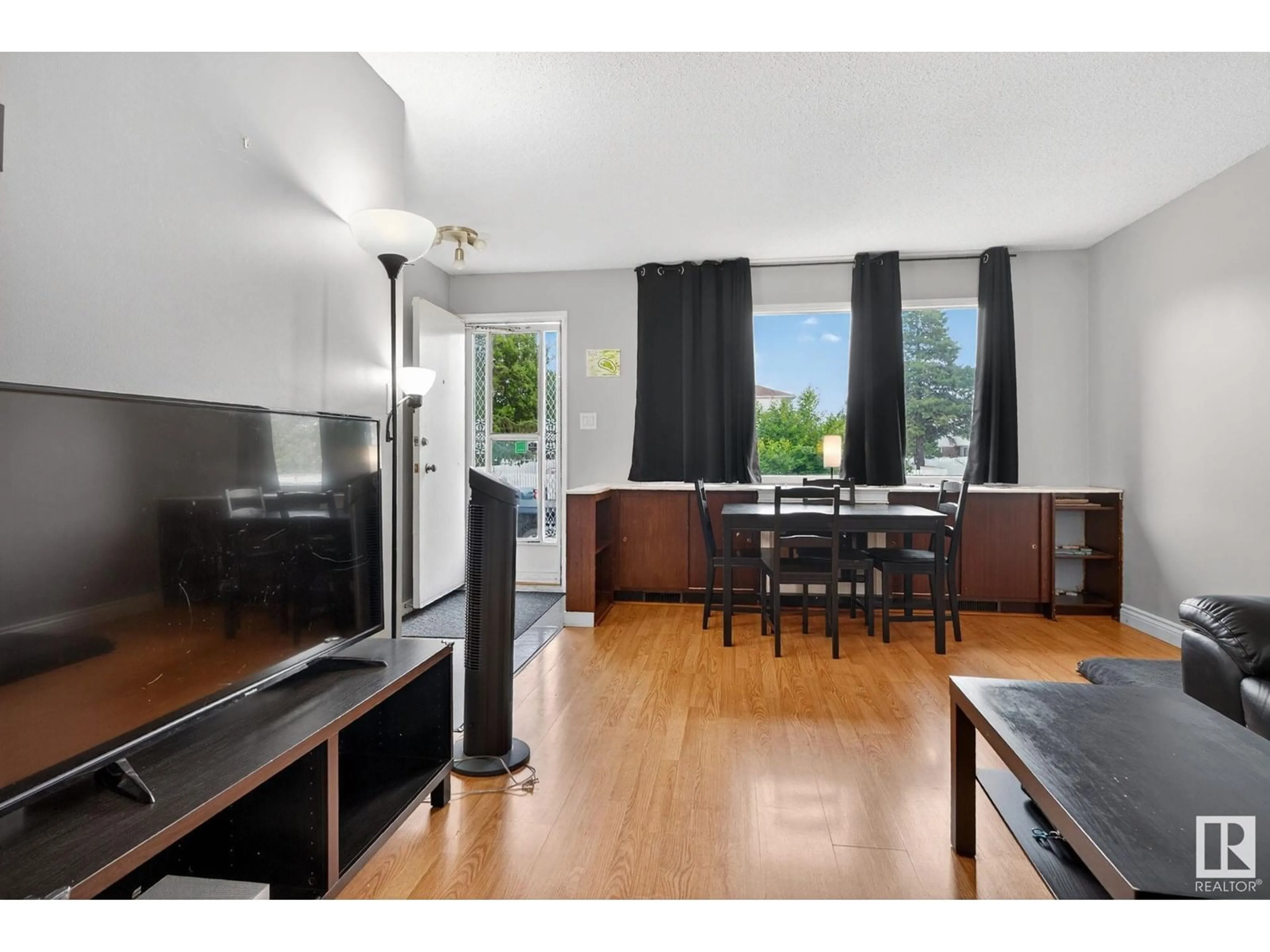 Unknown for 11418 32 ST, Edmonton Alberta T5W4R9