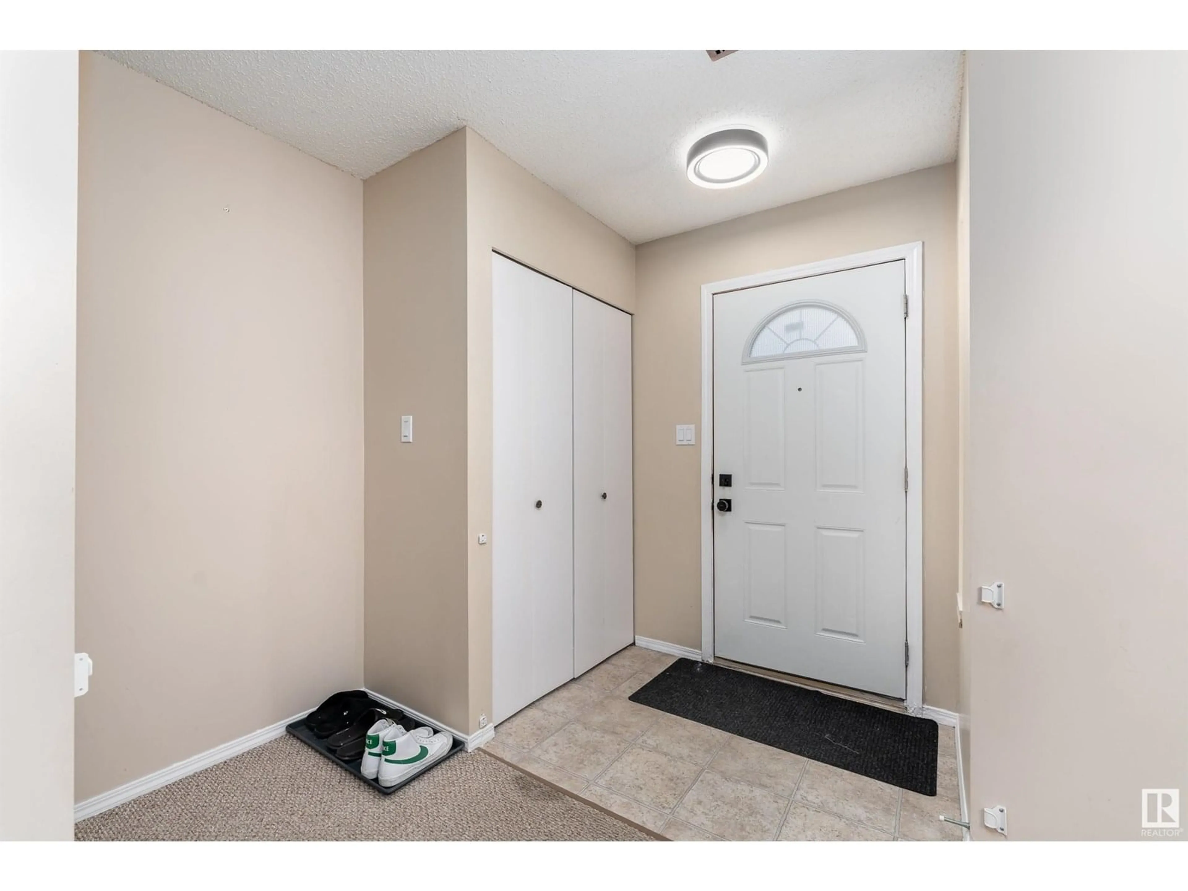 Indoor entryway for 180 - 170 BRIDGEPORT BV, Leduc Alberta T9E8S1