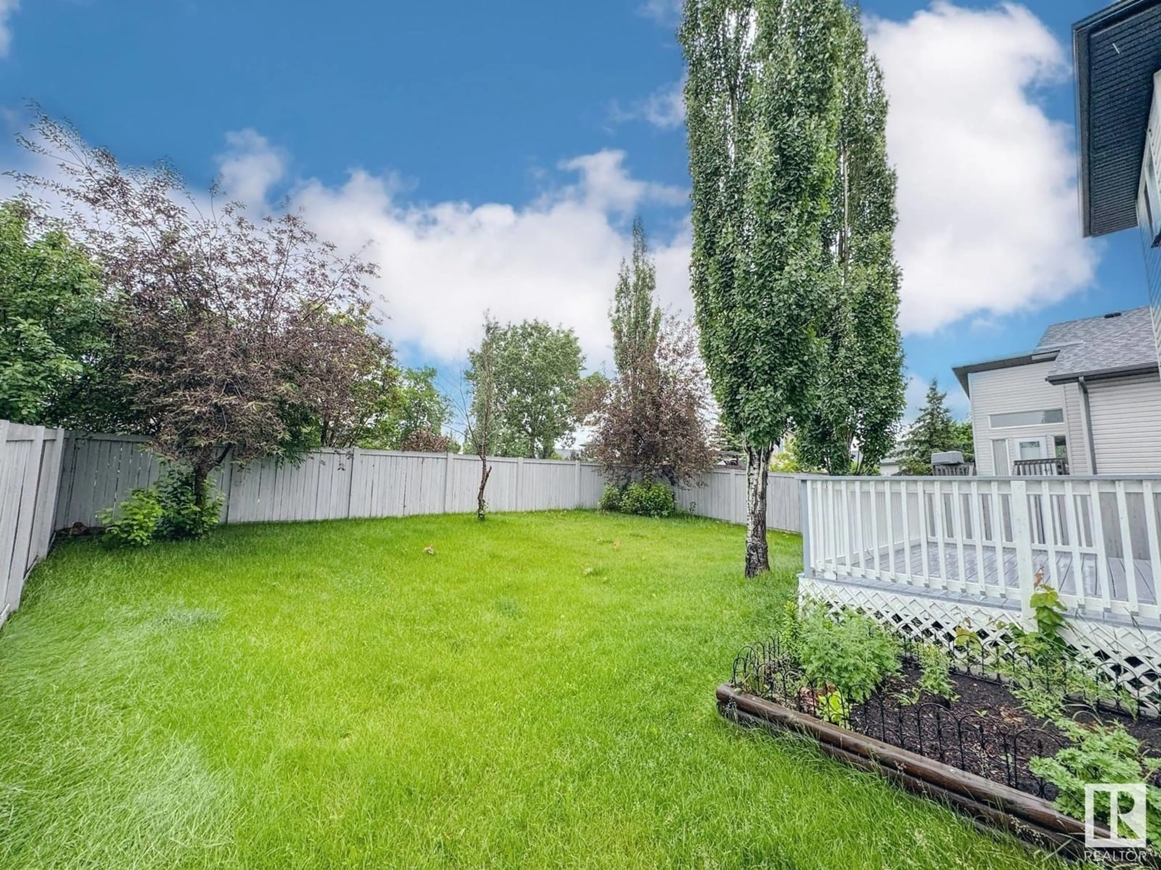 A pic from outside/outdoor area/front of a property/back of a property/a pic from drone, unknown for 530 KLARVATTEN LAKE WD, Edmonton Alberta T5Z3M1