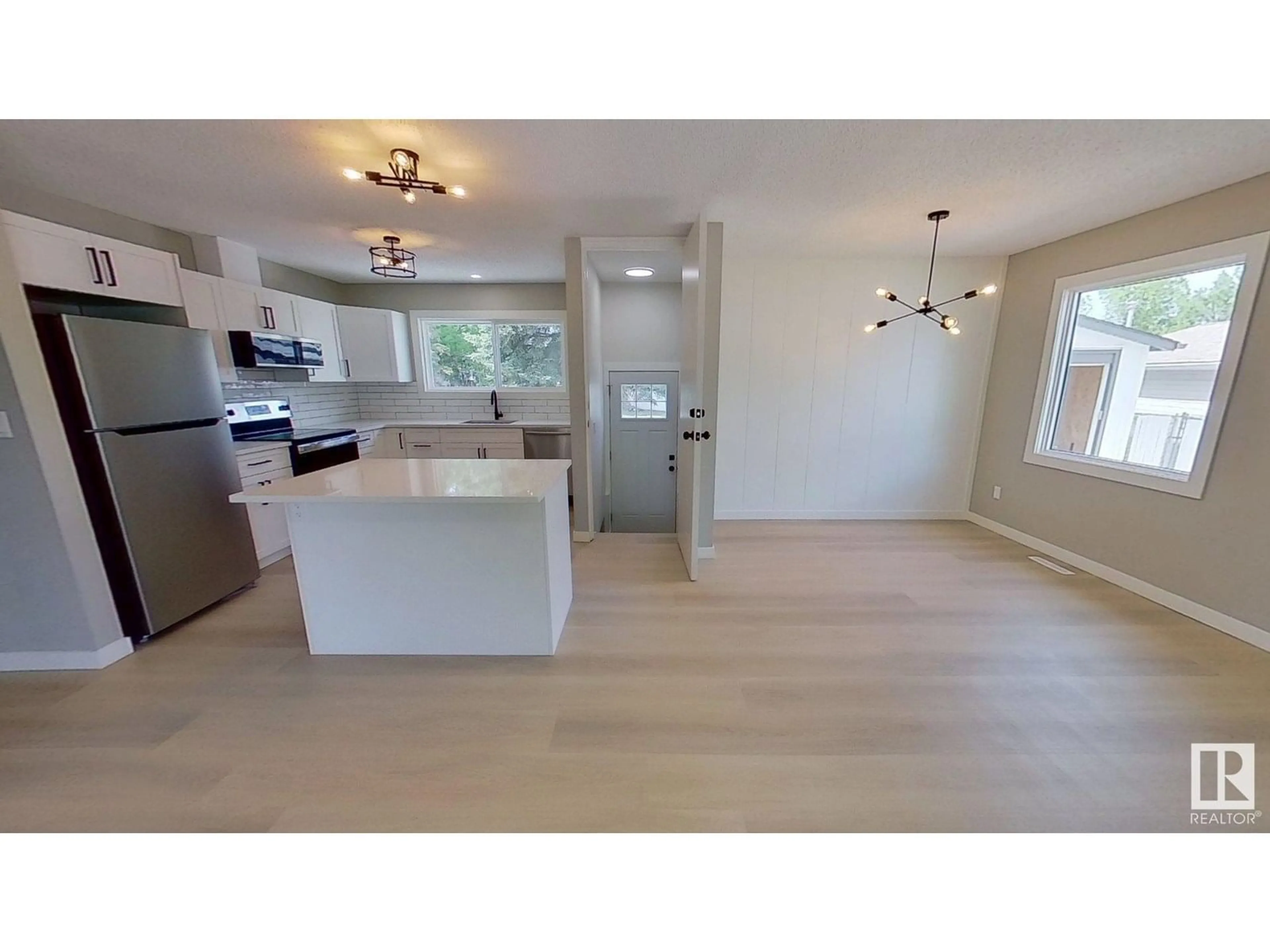 Open concept kitchen, unknown for 8920 92 AV, Fort Saskatchewan Alberta T8L2M4