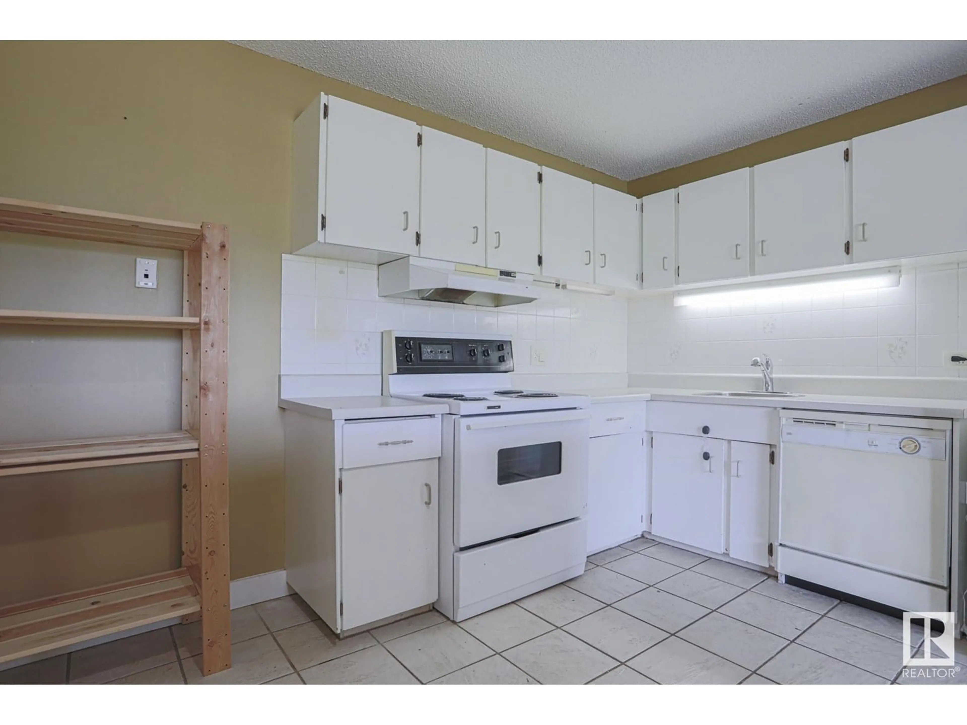 Standard kitchen, unknown for #306 - 8604 GATEWAY BV, Edmonton Alberta T6E4B6