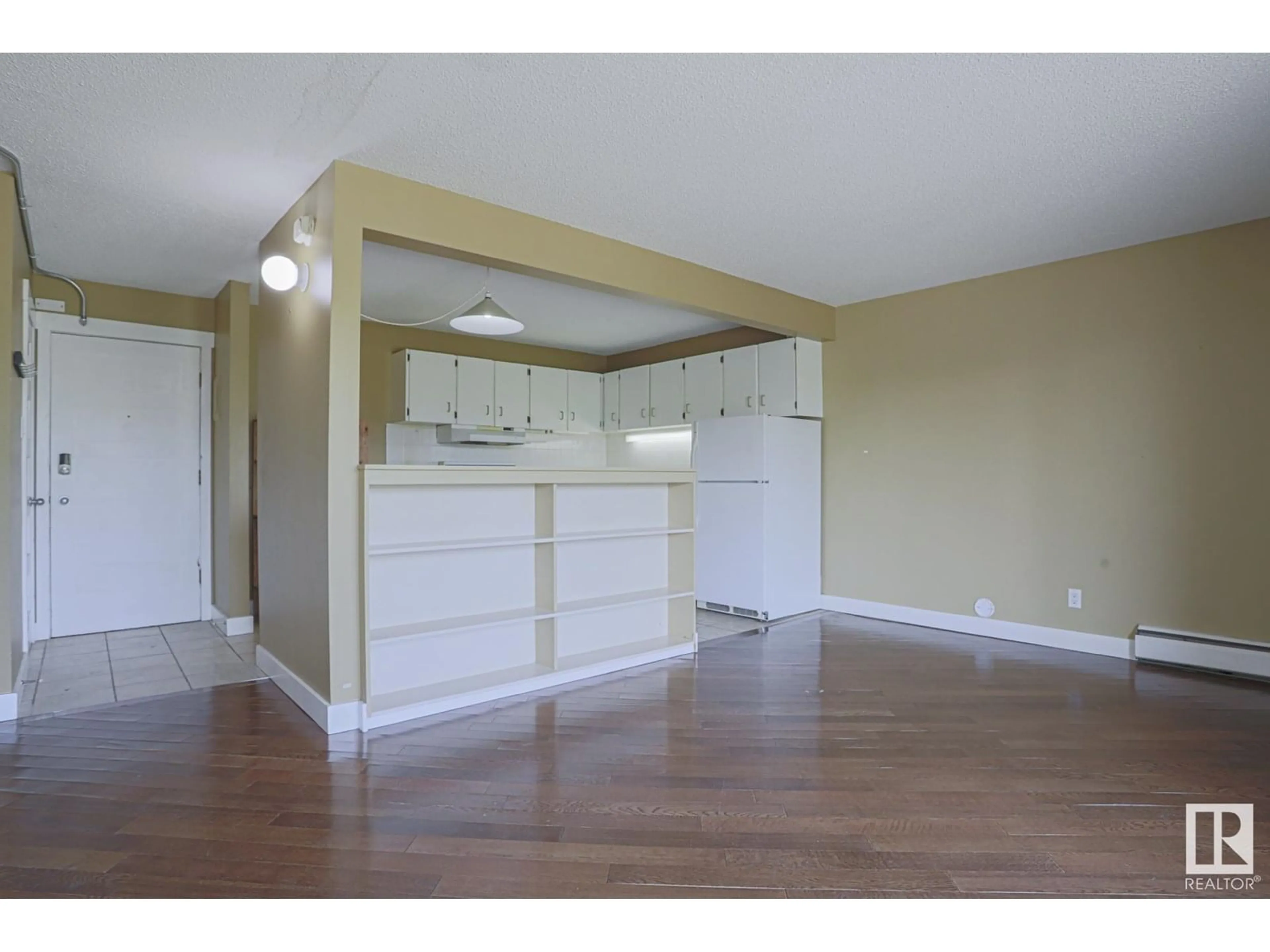 Unknown for #306 - 8604 GATEWAY BV, Edmonton Alberta T6E4B6