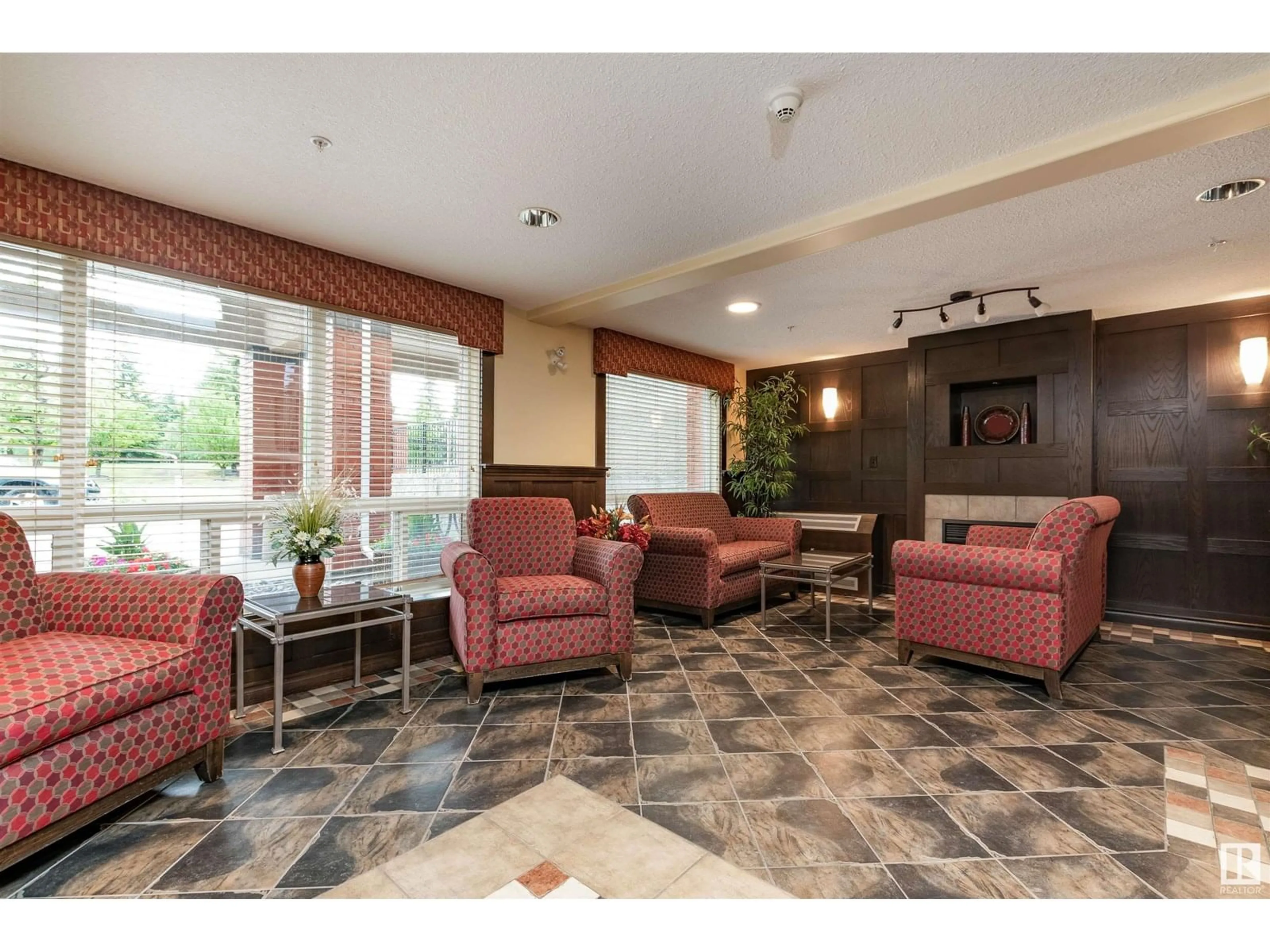 Lobby for #107 - 7510 89 ST, Edmonton Alberta T6C0X5