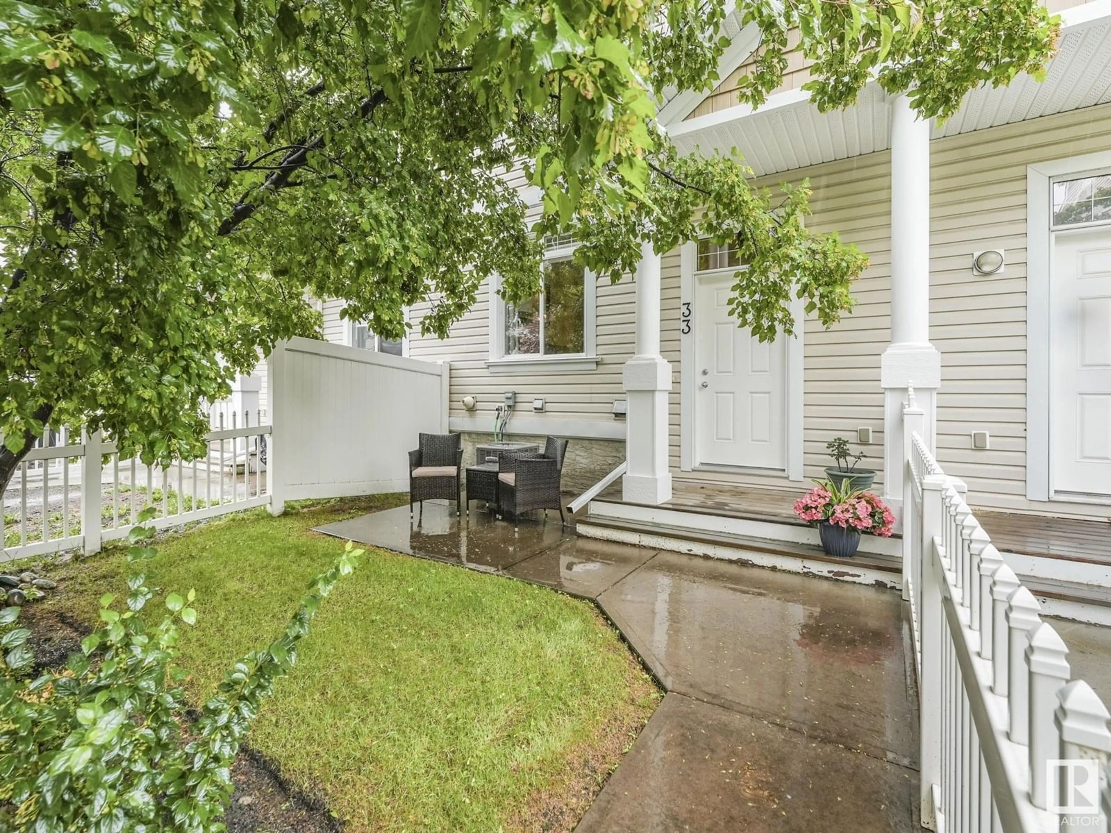 Patio, street for #33 - 1804 70 ST, Edmonton Alberta T6H0H4