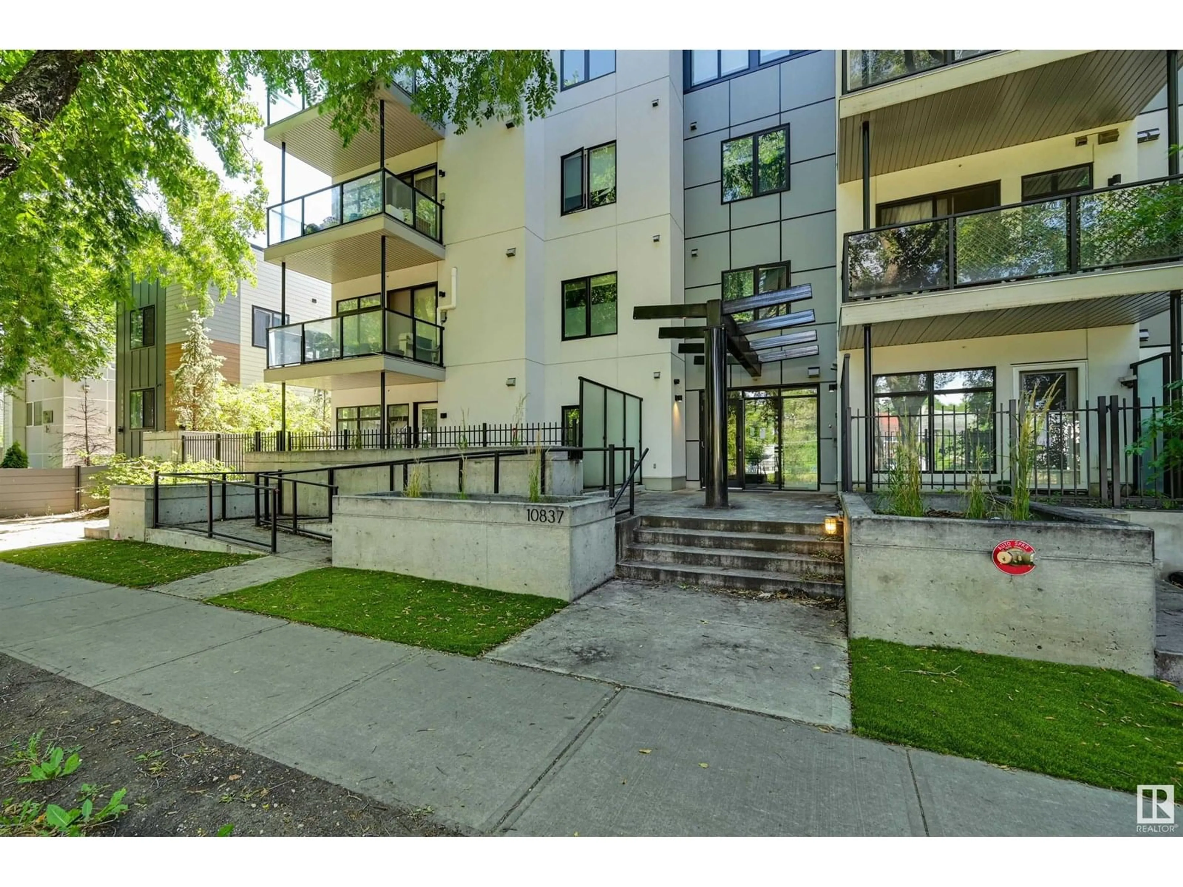 Unknown for #102 - 10837 83 AV, Edmonton Alberta T6E2E6