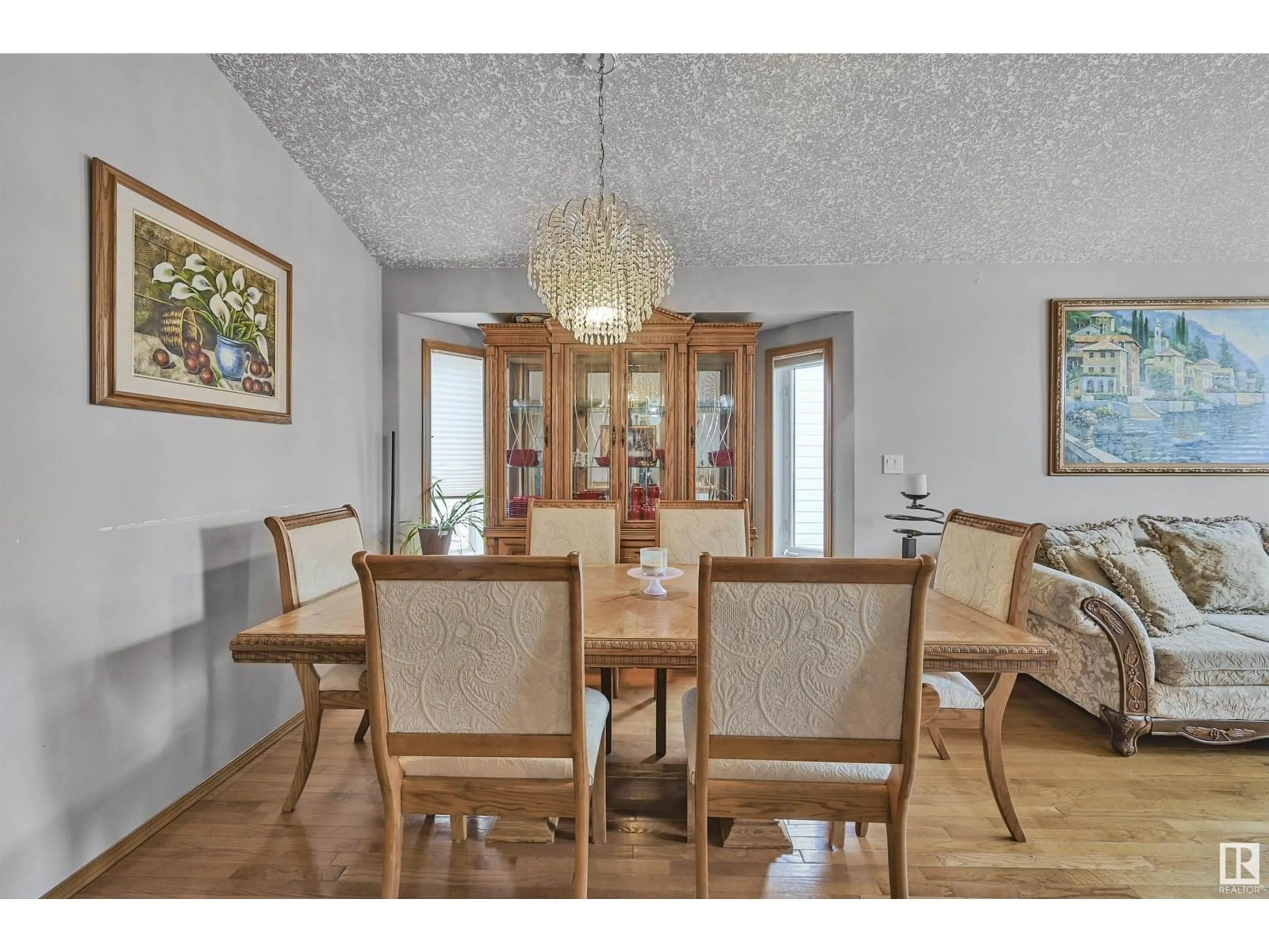 Dining room, wood/laminate floor for NW - 2832 36B AV, Edmonton Alberta T6T1N4