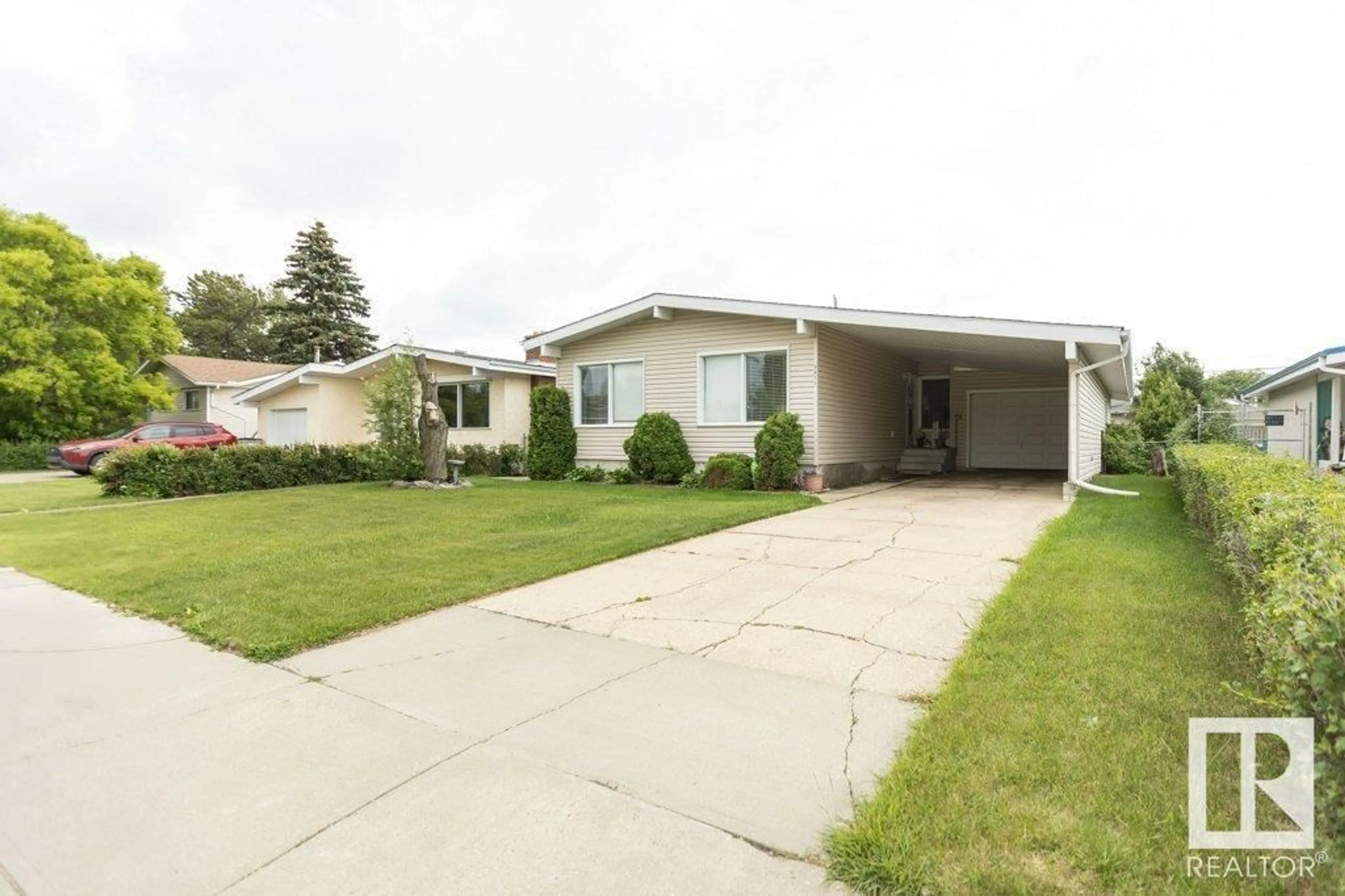Home with vinyl exterior material, street for 9811 97 ST, Westlock Alberta T7P2A4